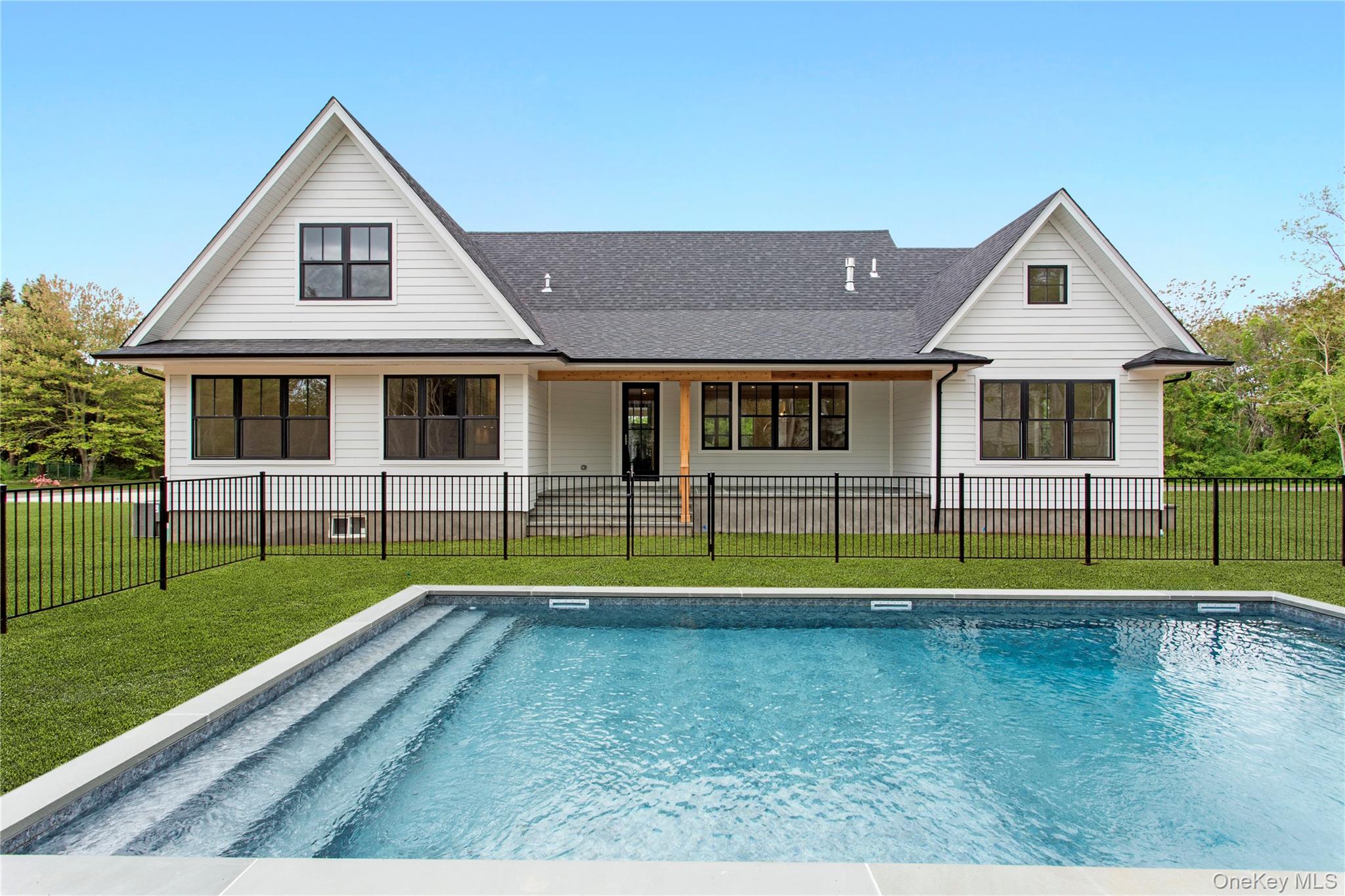 33 Lagoon Court, South Jamesport, NY 11901