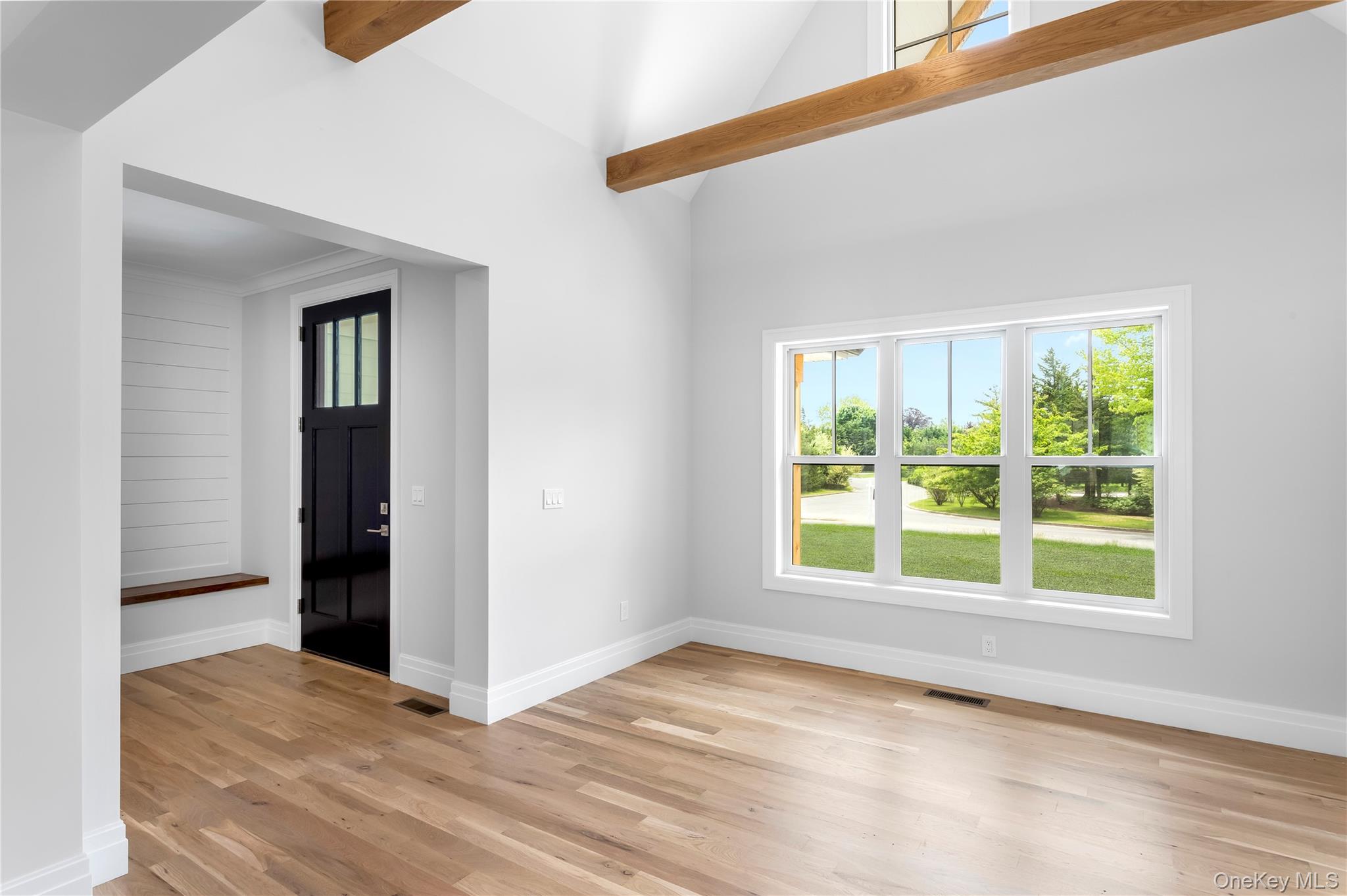 33 Lagoon Court, South Jamesport, NY 11901