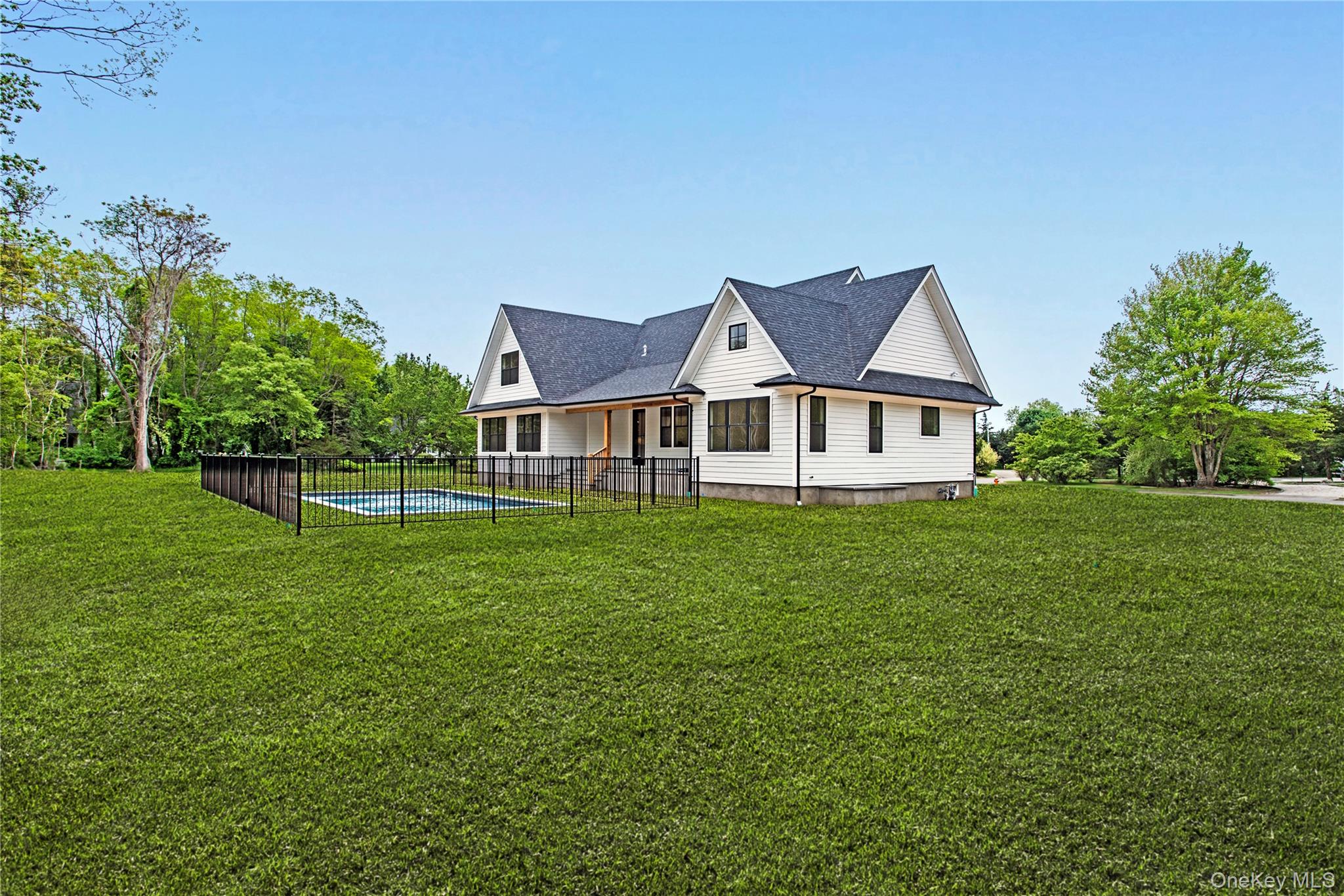 33 Lagoon Court, South Jamesport, NY 11901