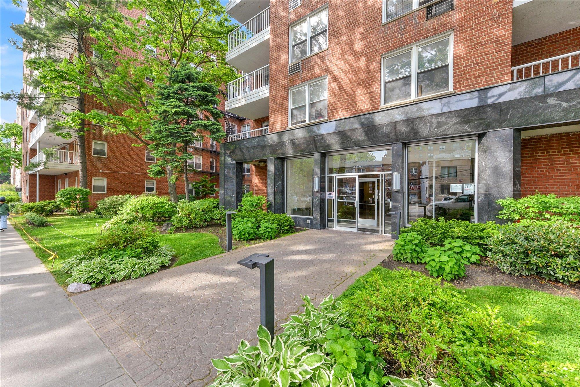 42-65 Kissena Boulevard # 603, Flushing, NY 11355
