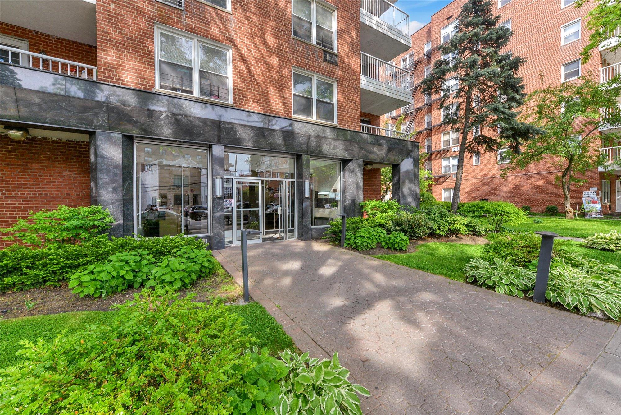 42-65 Kissena Boulevard # 603, Flushing, NY 11355
