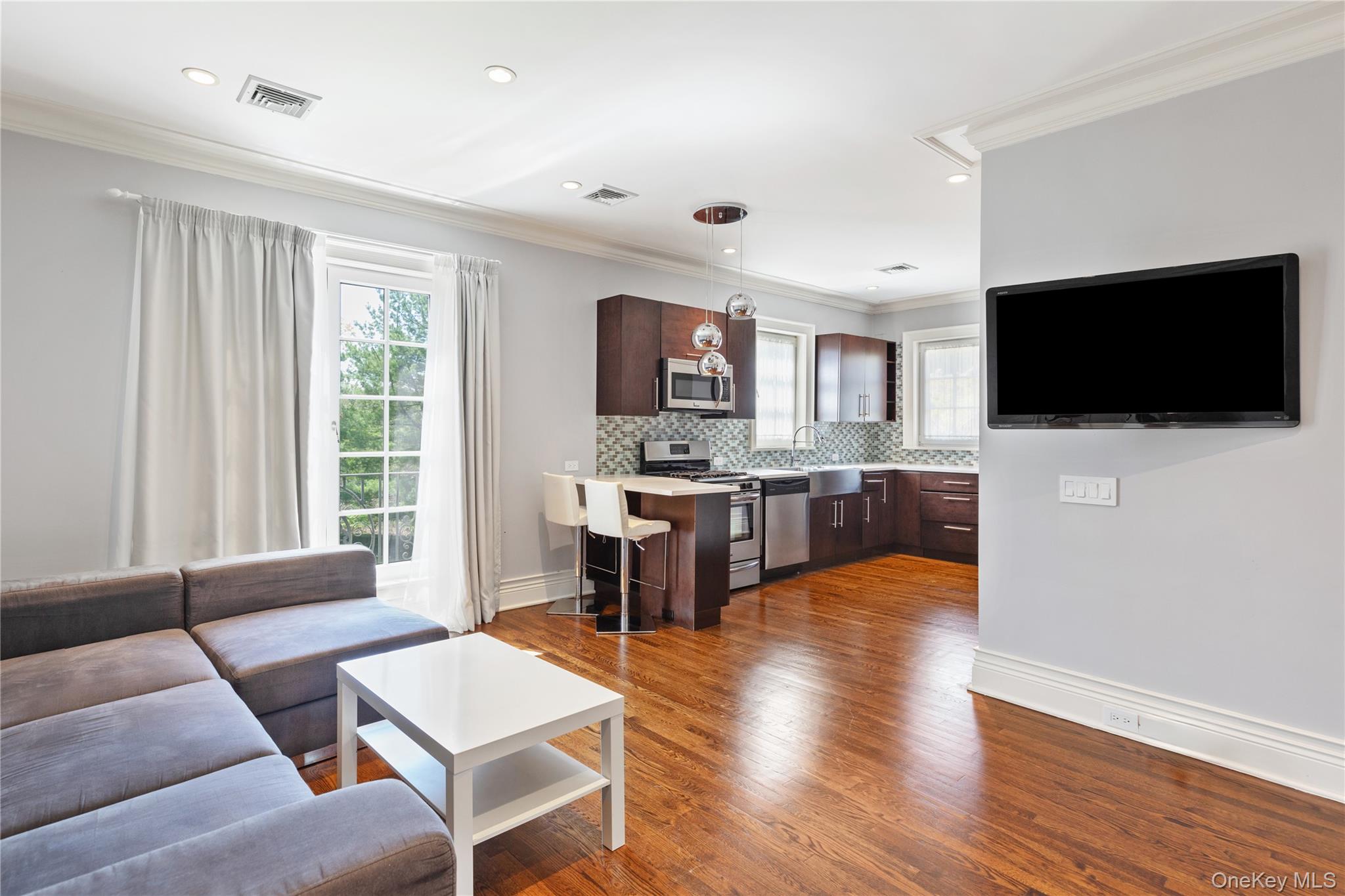 6B Blue Sea Lane, Great Neck, NY 11024