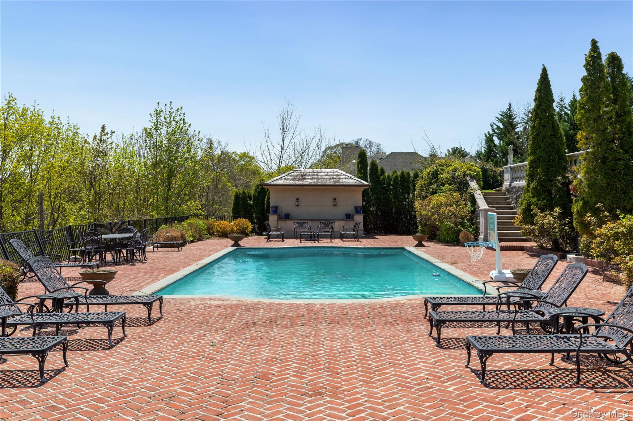 6B Blue Sea Lane, Great Neck, NY 11024