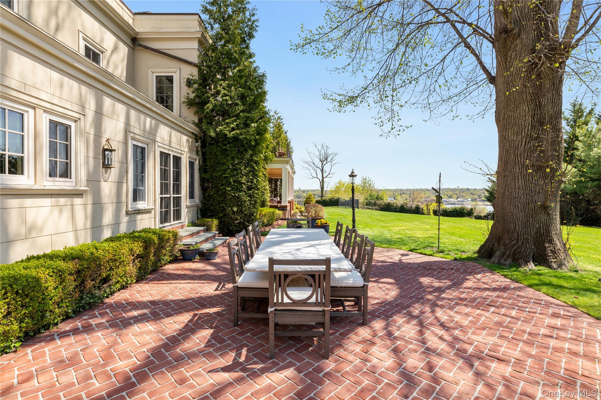 6B Blue Sea Lane, Great Neck, NY 11024