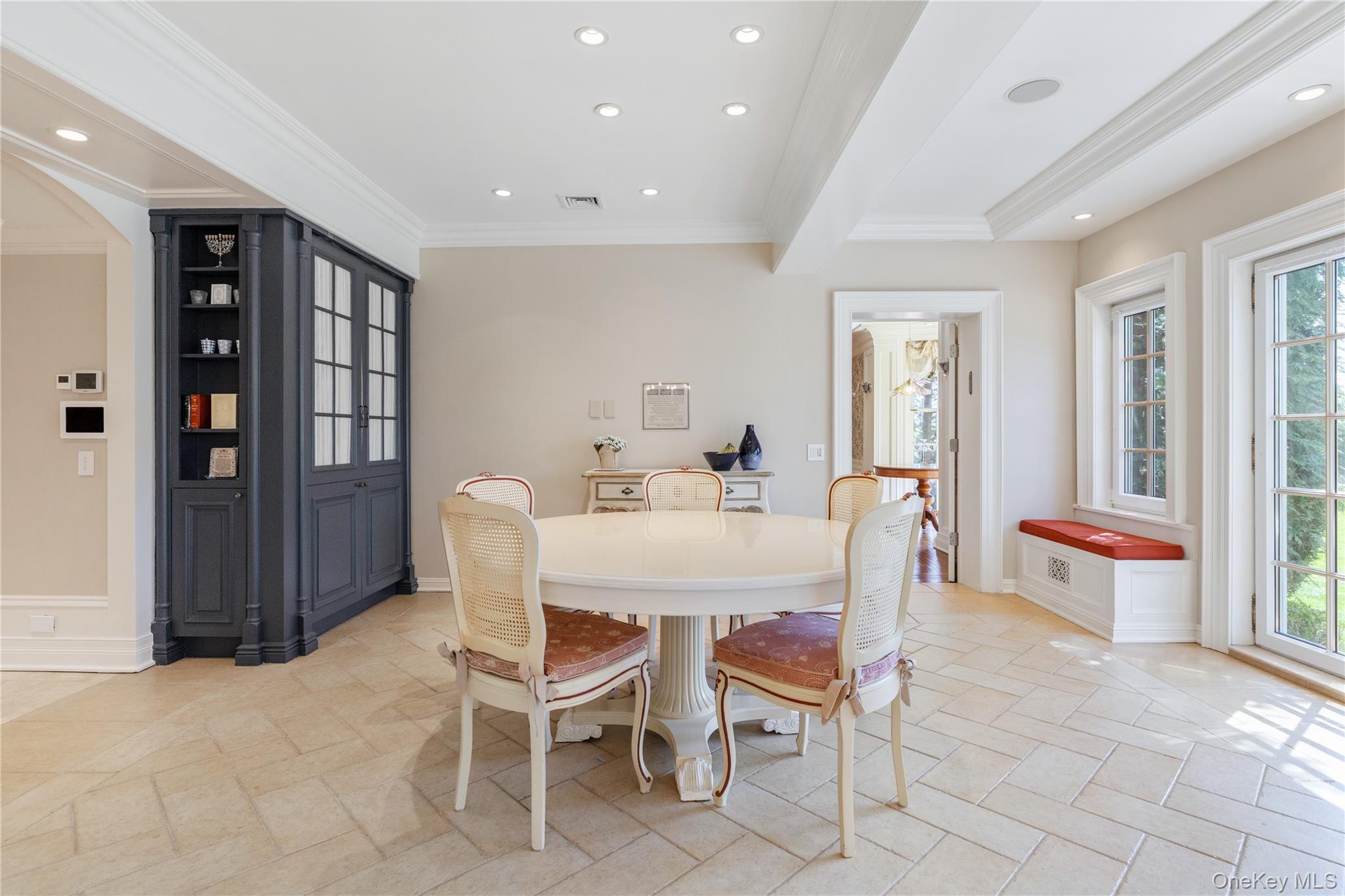 6B Blue Sea Lane, Great Neck, NY 11024