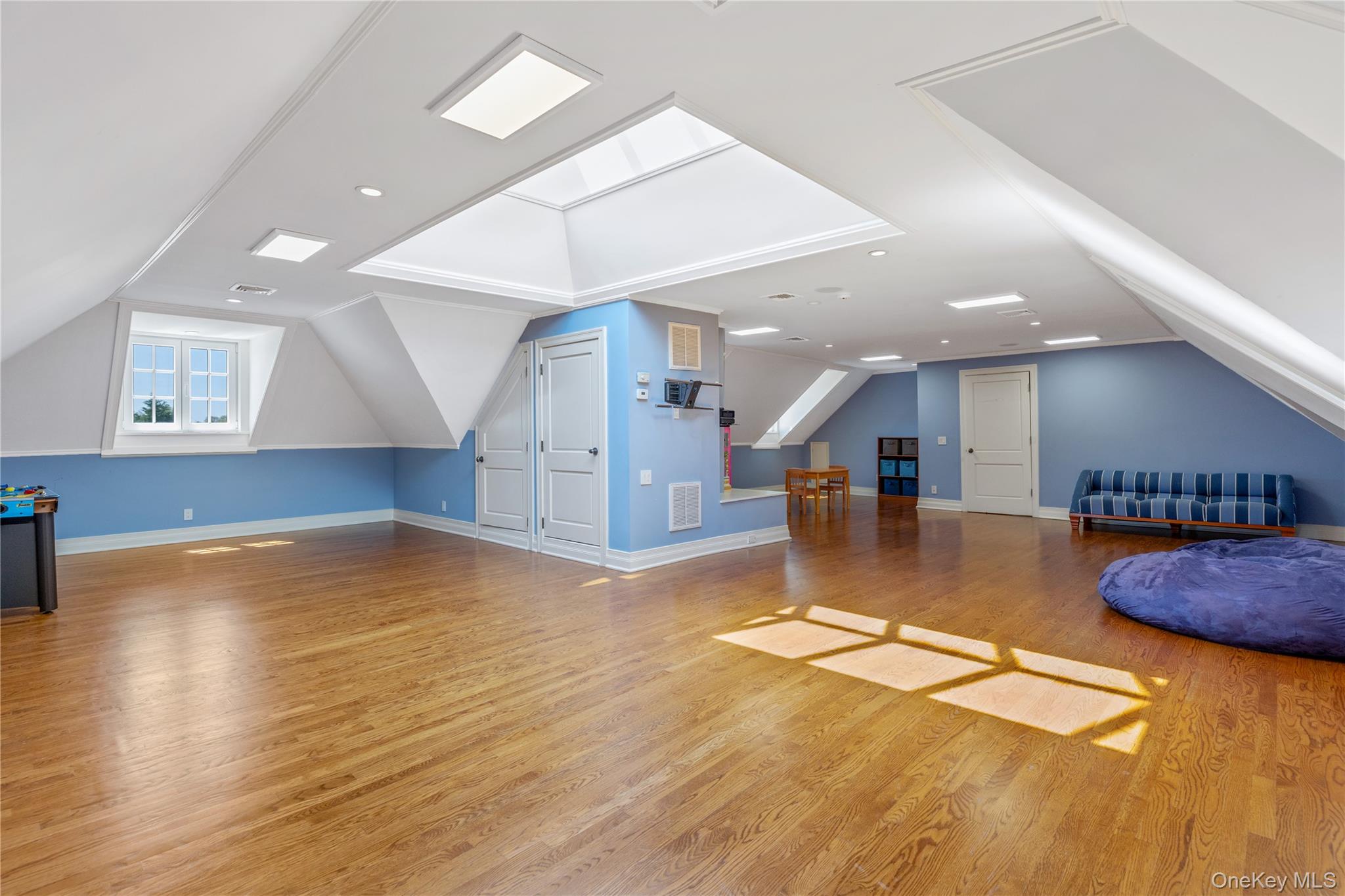 6B Blue Sea Lane, Great Neck, NY 11024