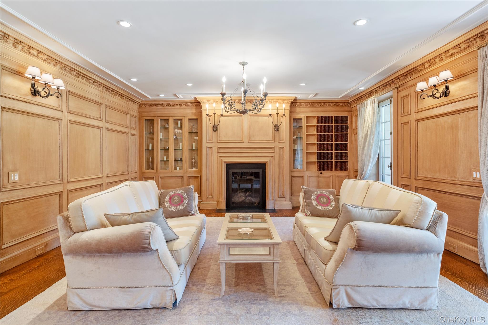 6B Blue Sea Lane, Great Neck, NY 11024