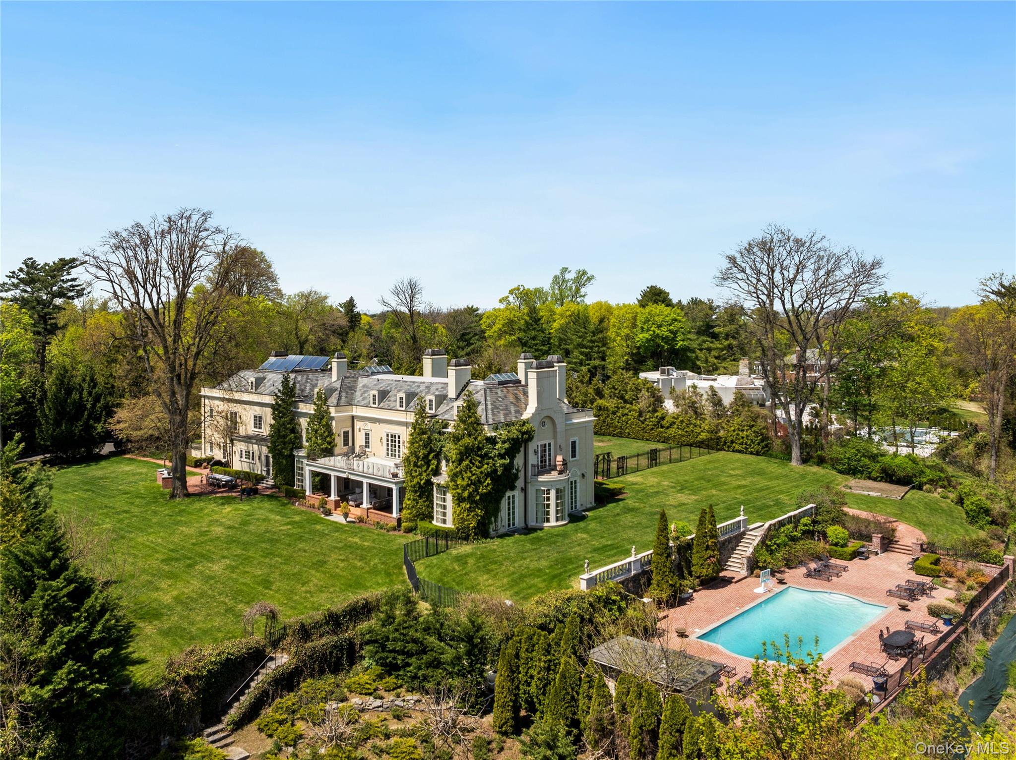 6B Blue Sea Lane, Great Neck, NY 11024