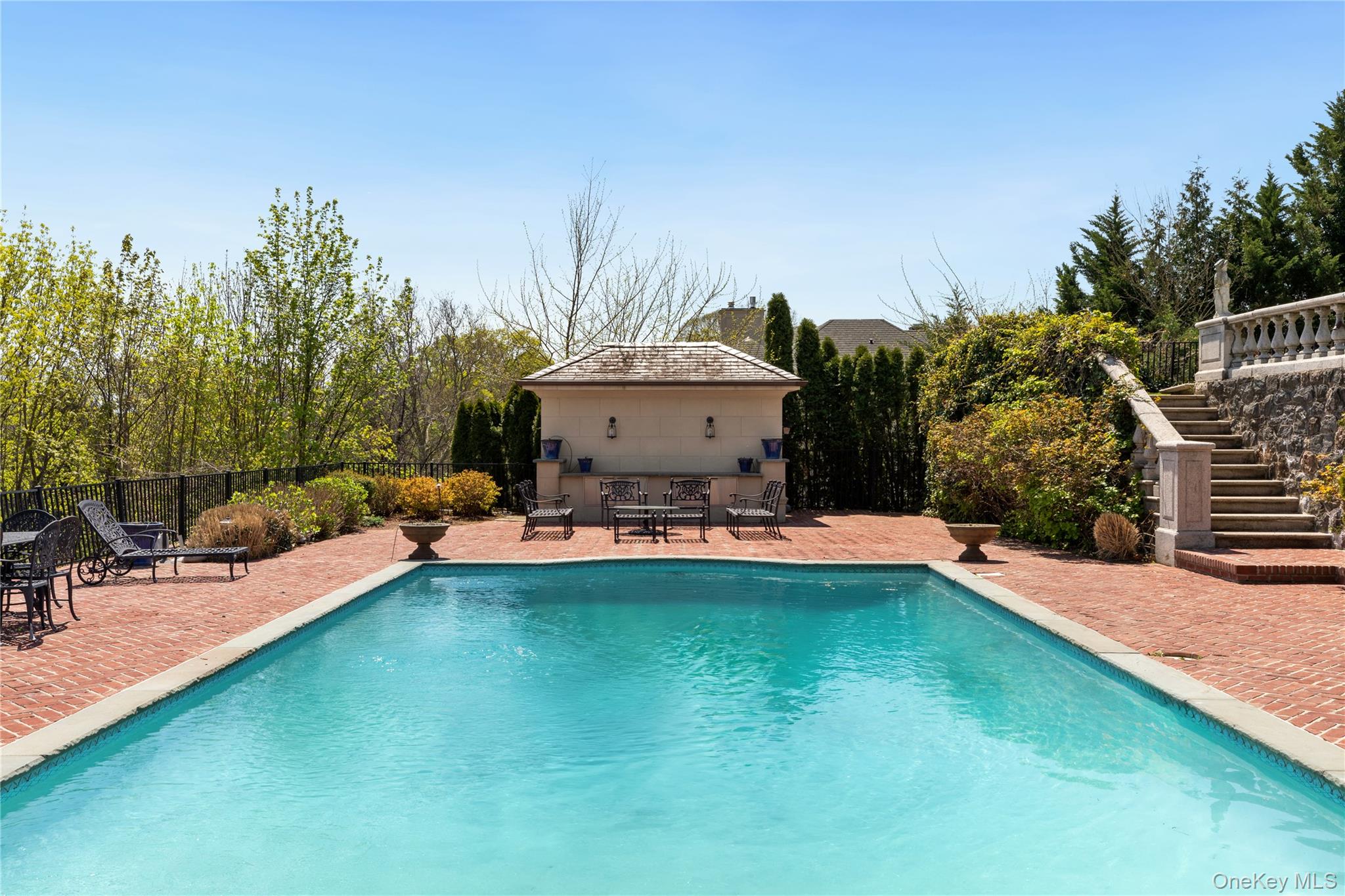 6B Blue Sea Lane, Great Neck, NY 11024