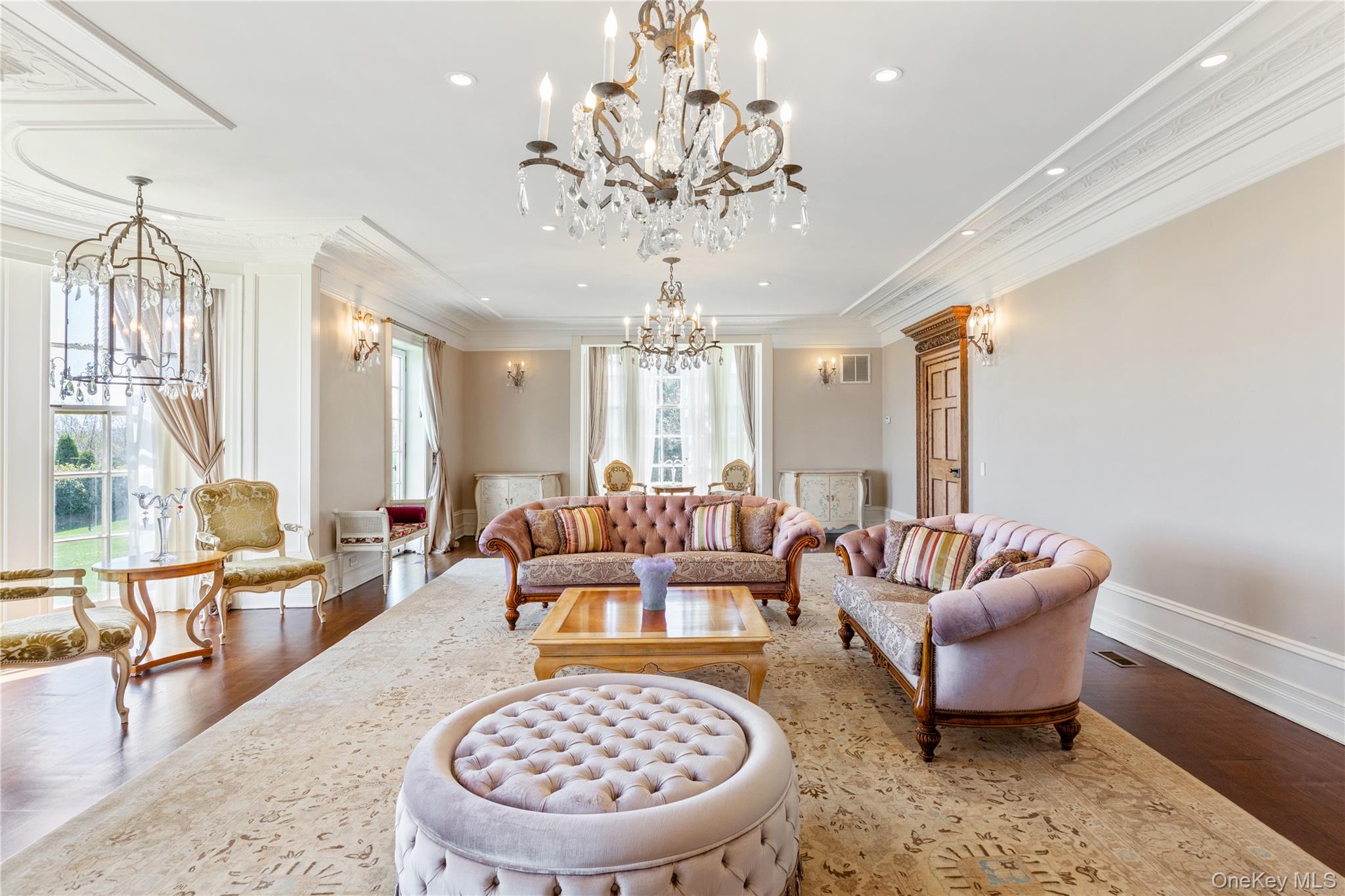 6B Blue Sea Lane, Great Neck, NY 11024