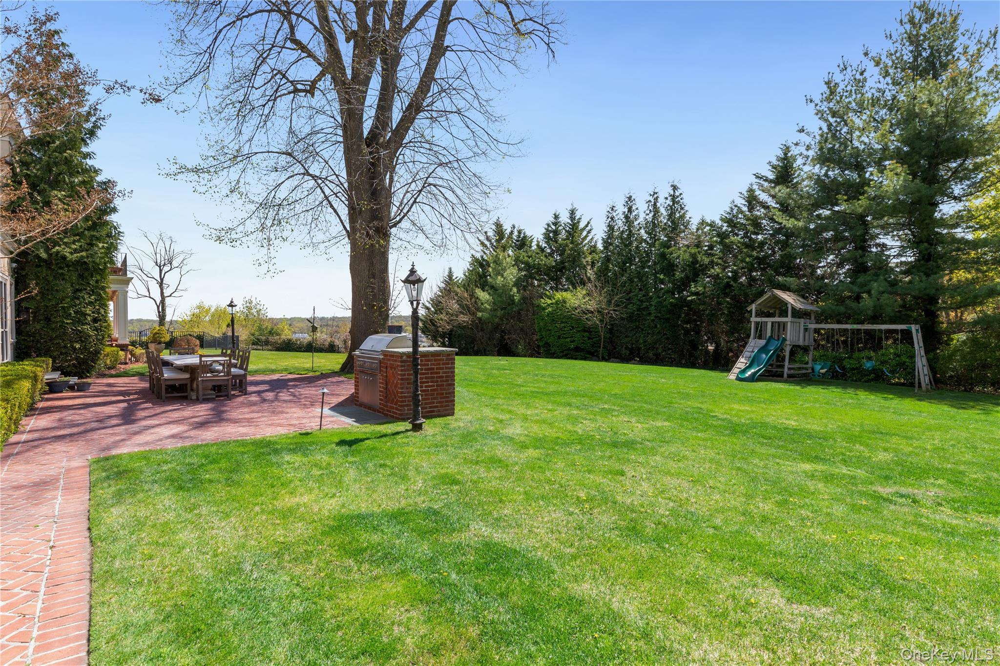 6B Blue Sea Lane, Great Neck, NY 11024