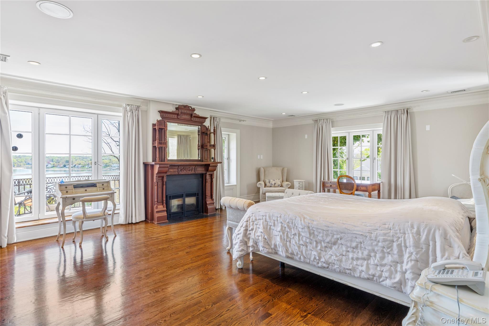 6B Blue Sea Lane, Great Neck, NY 11024