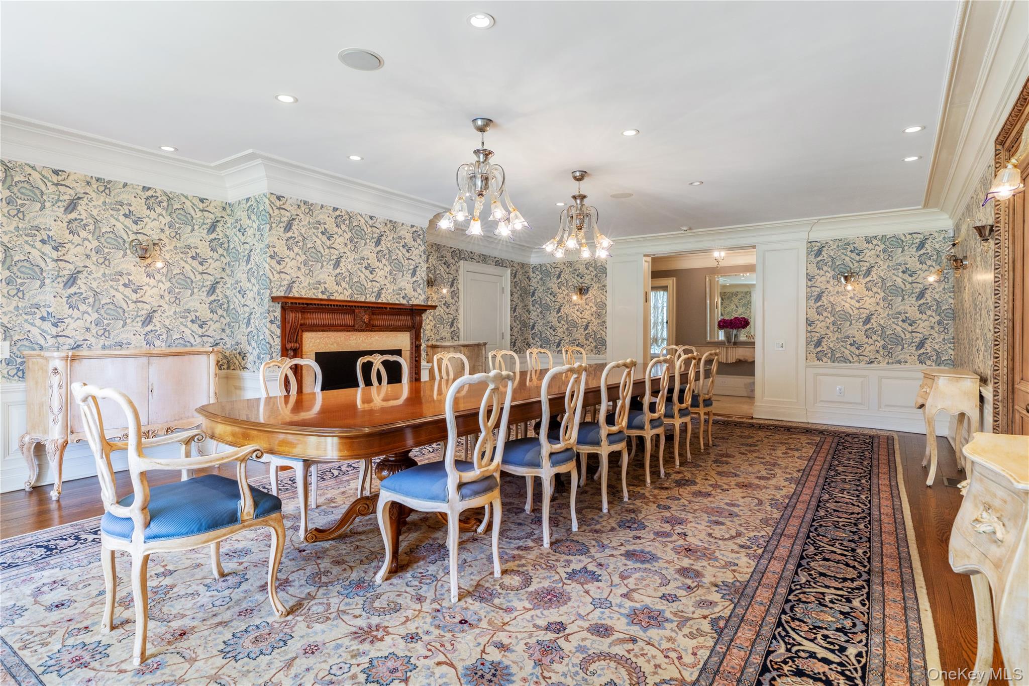 6B Blue Sea Lane, Great Neck, NY 11024