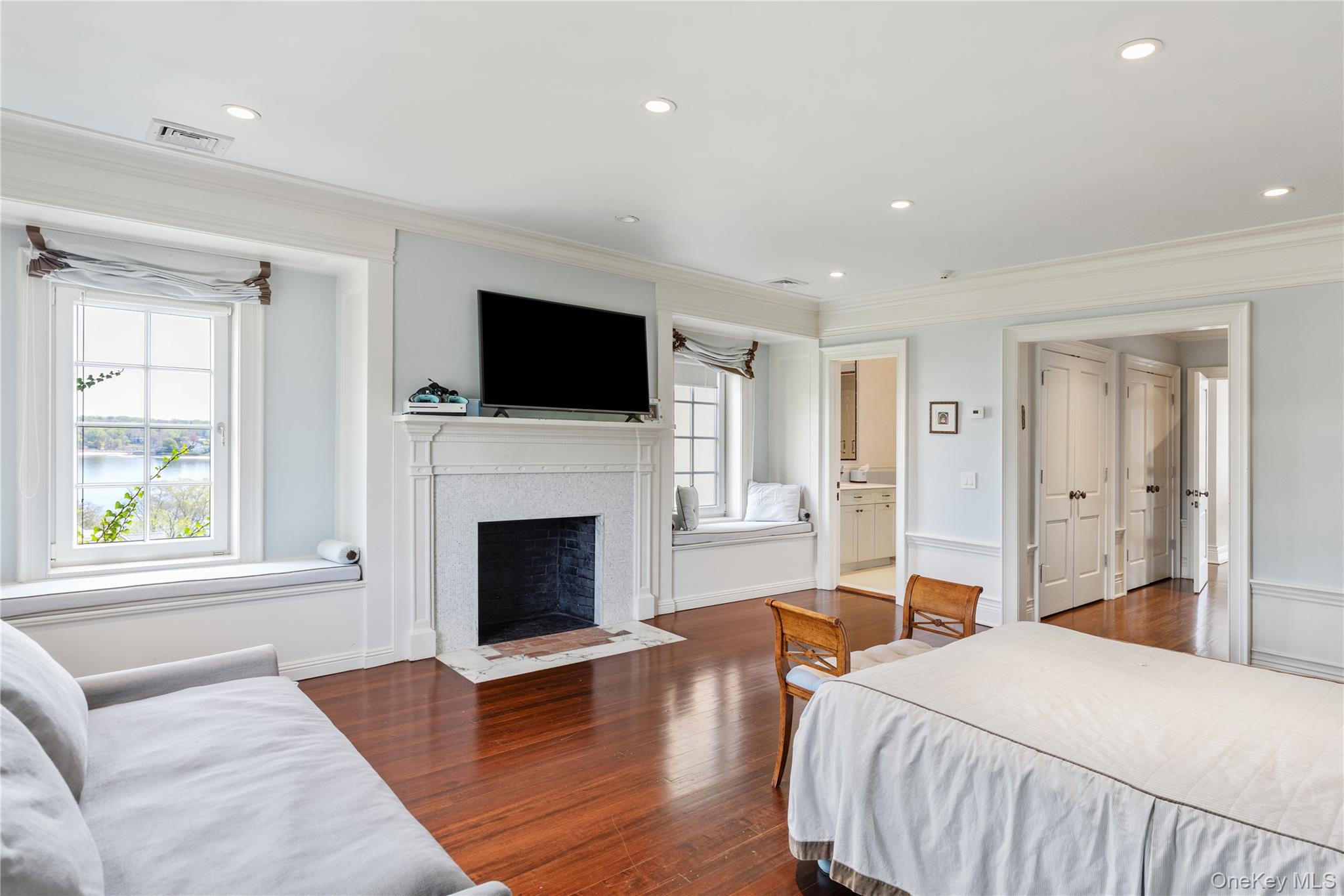 6B Blue Sea Lane, Great Neck, NY 11024