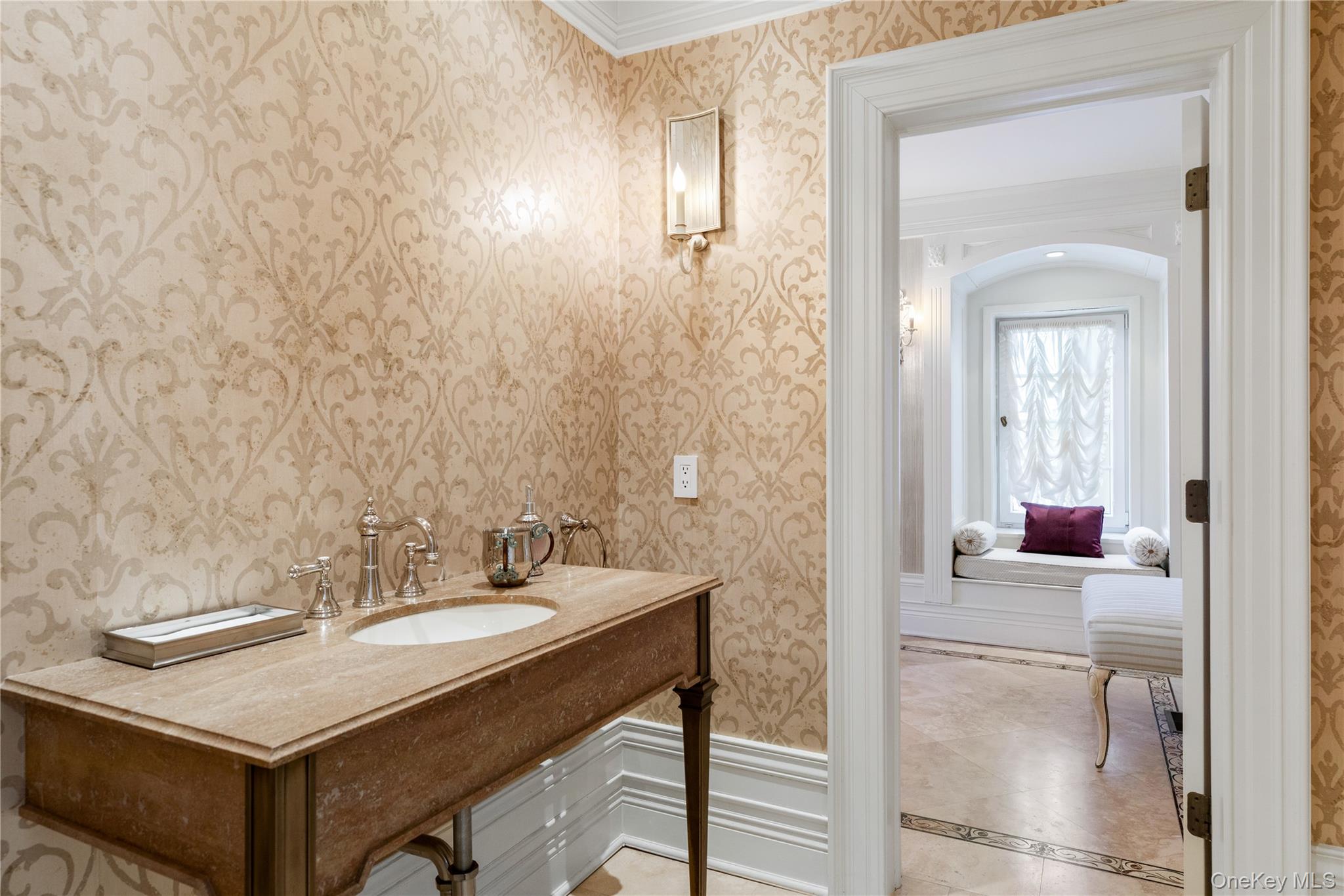 6B Blue Sea Lane, Great Neck, NY 11024