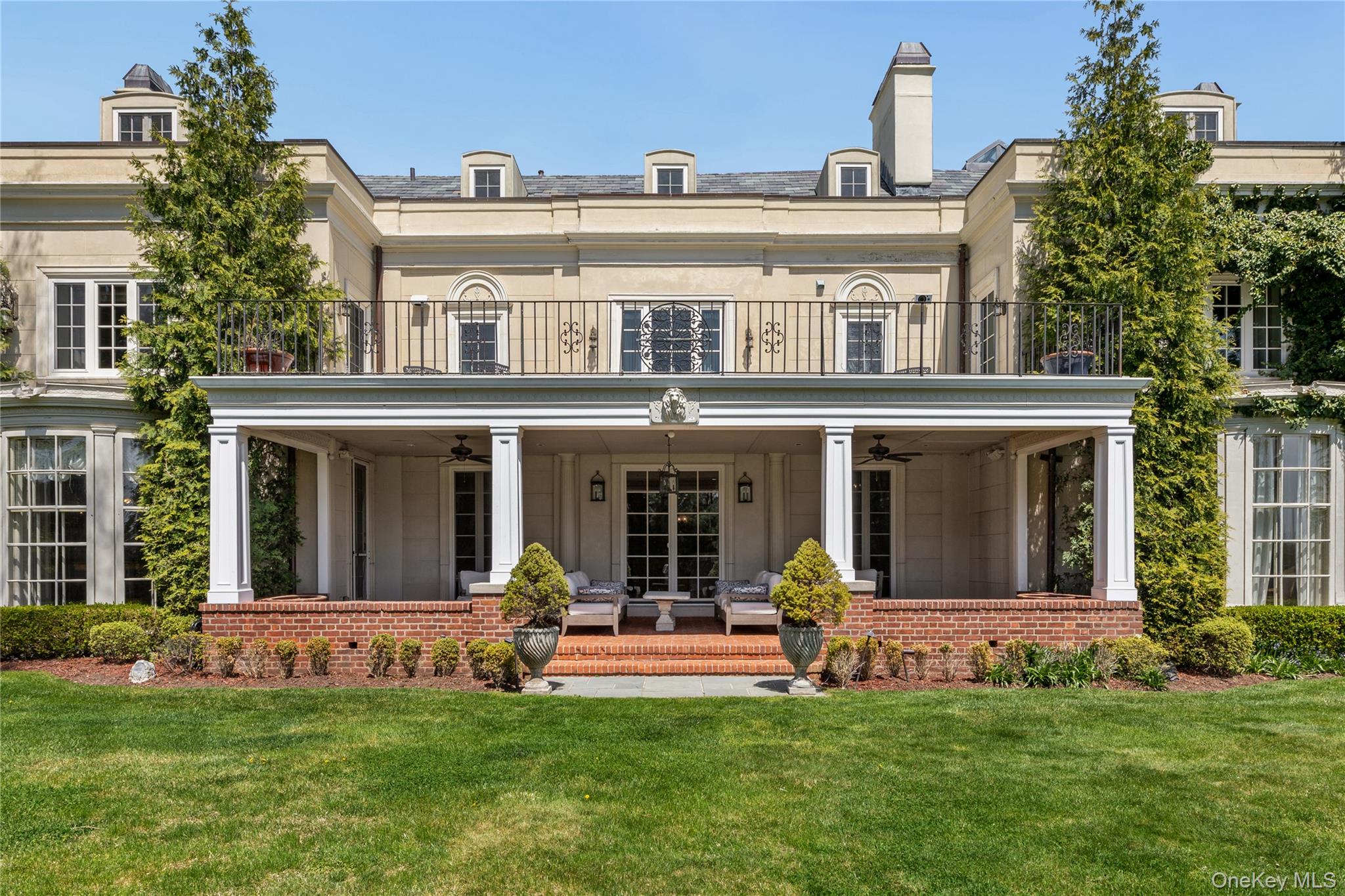 6B Blue Sea Lane, Great Neck, NY 11024