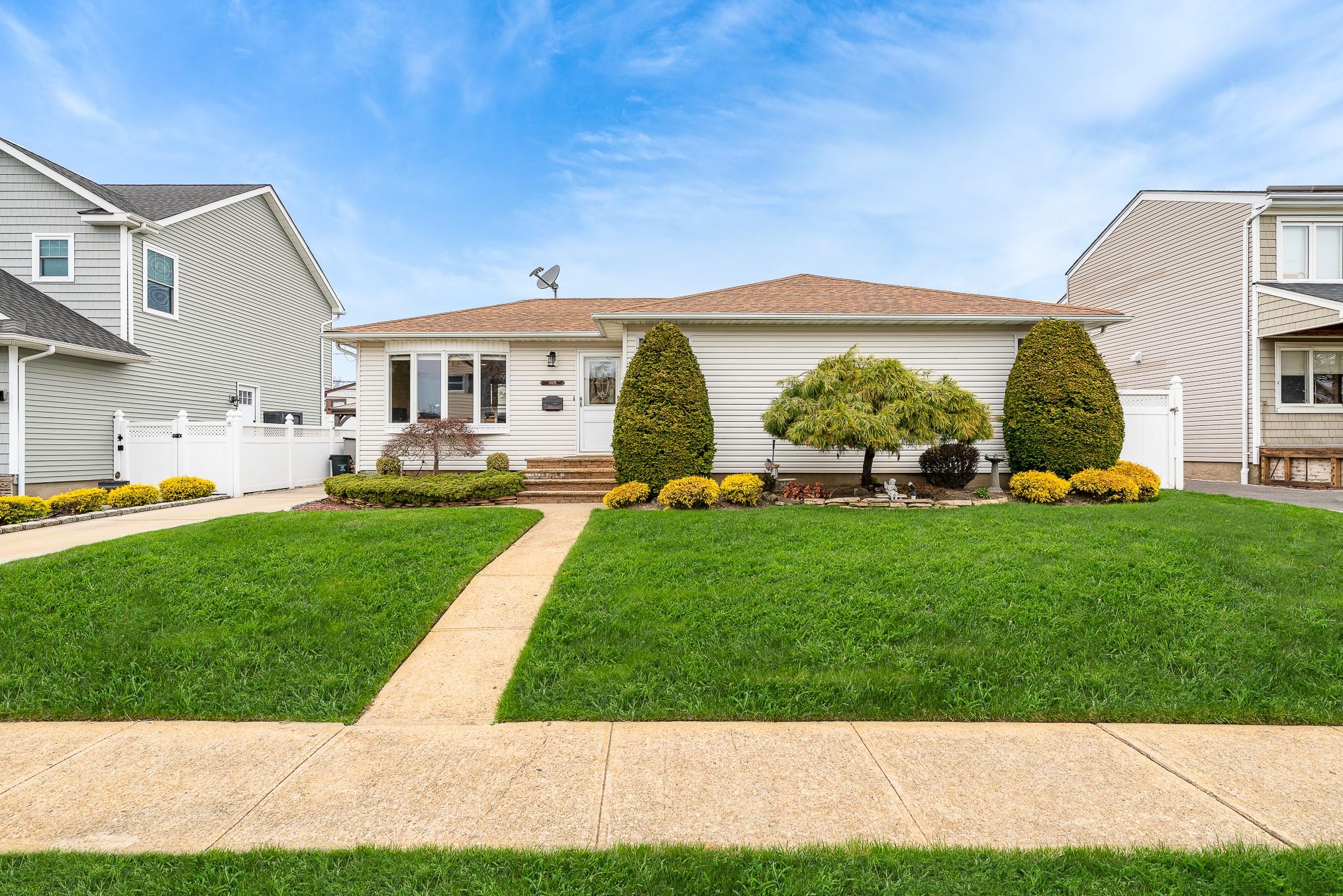 3609 Woodward Avenue, Seaford, NY 11783