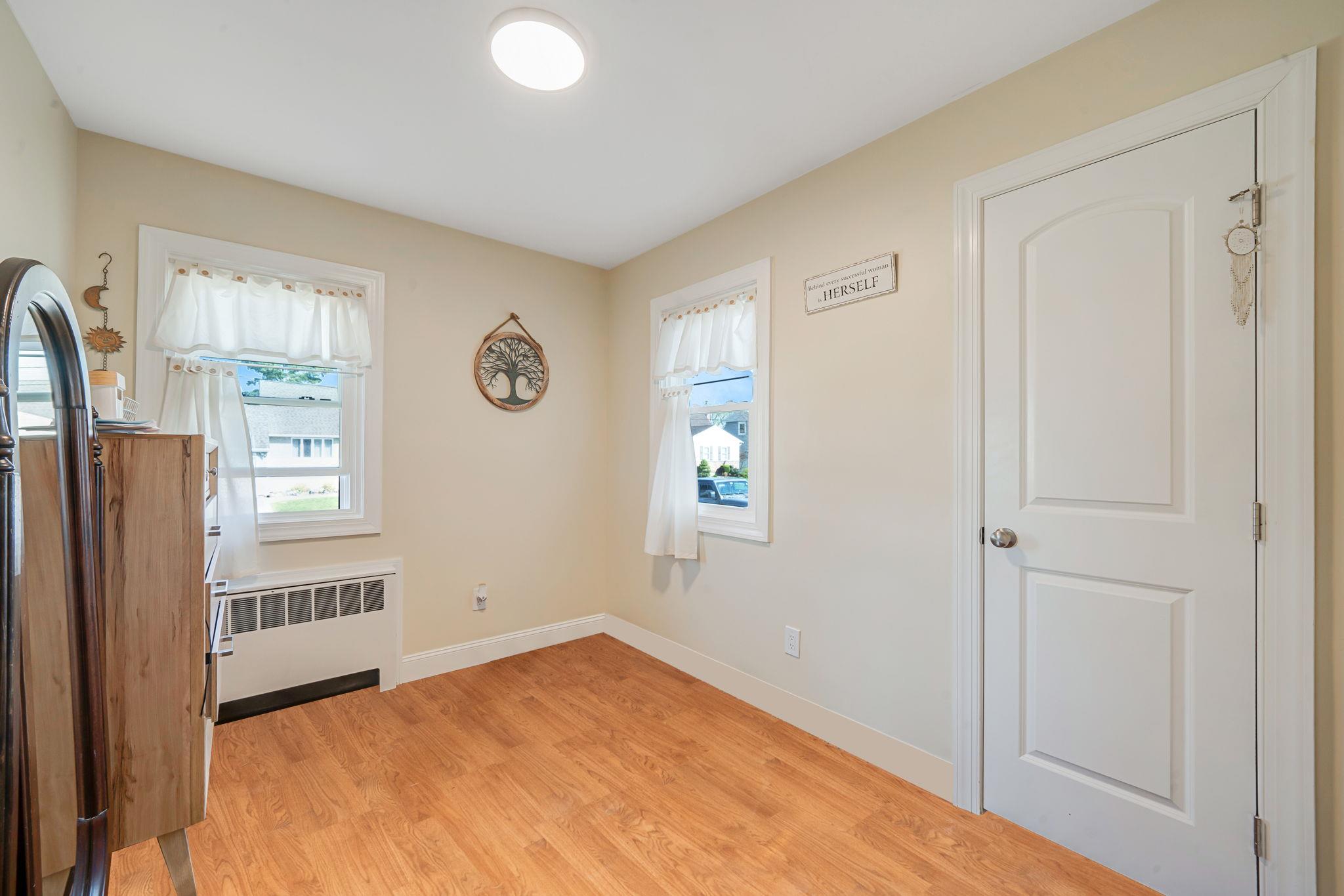 546 S Chicot Avenue, West Islip, NY 11795