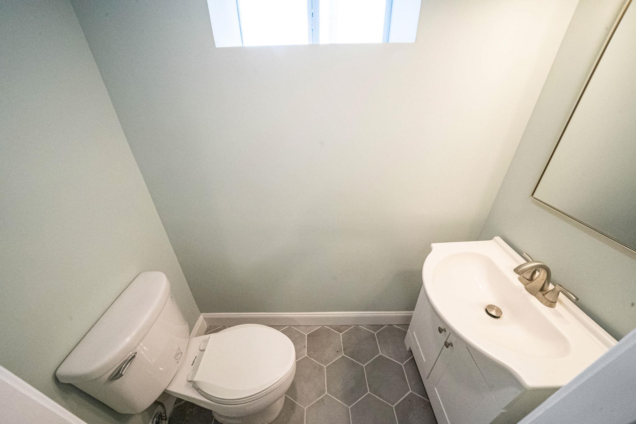 546 S Chicot Avenue, West Islip, NY 11795