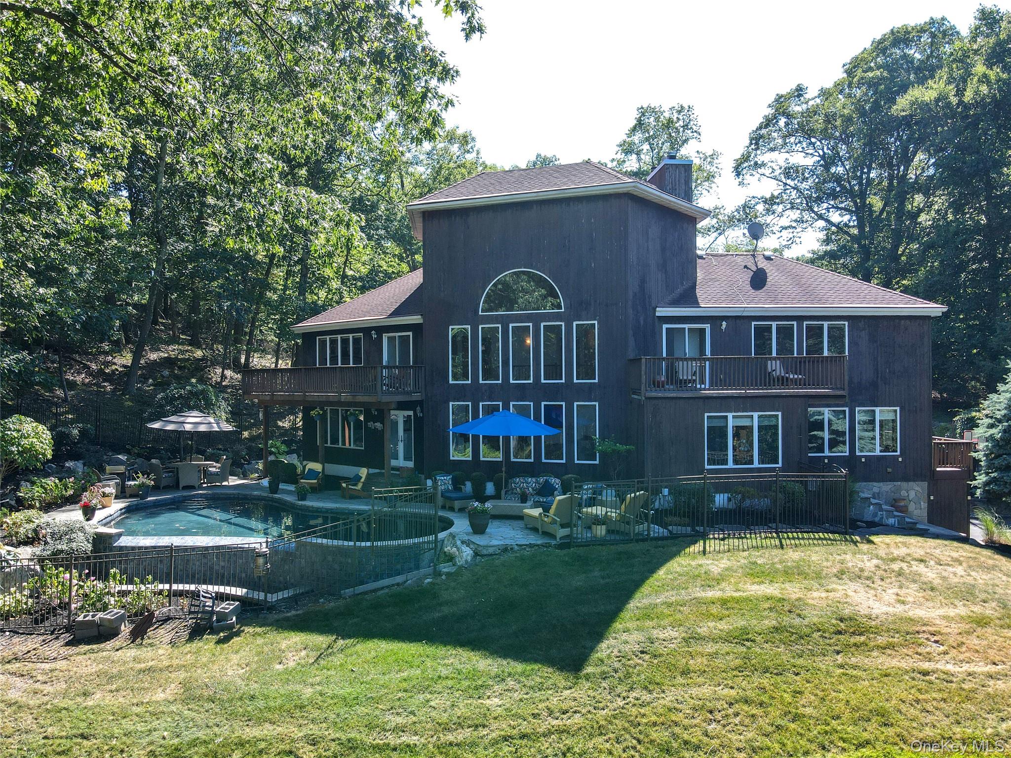 36 Ridgetop Drive, Tomkins Cove, NY 10986