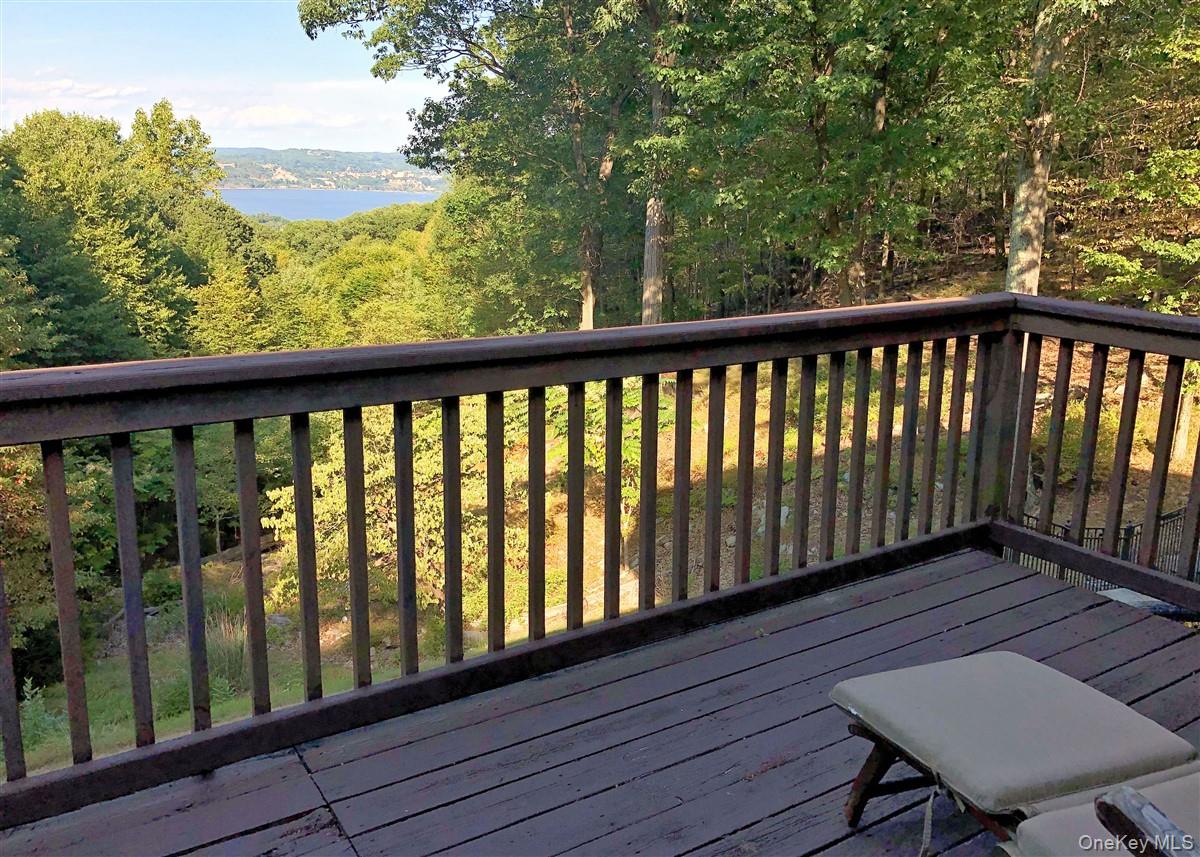 36 Ridgetop Drive, Tomkins Cove, NY 10986