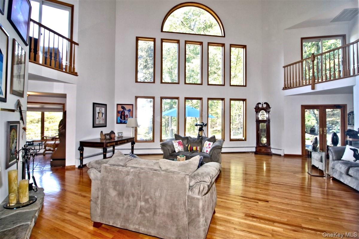 36 Ridgetop Drive, Tomkins Cove, NY 10986