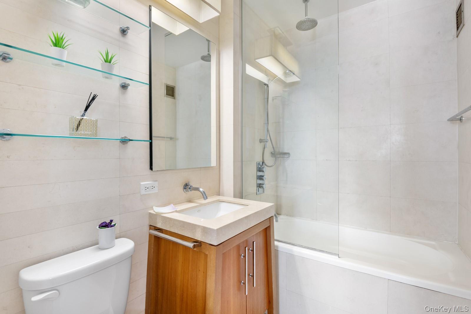 88 Greenwich Street # 923, New York (Manhattan), NY 10006