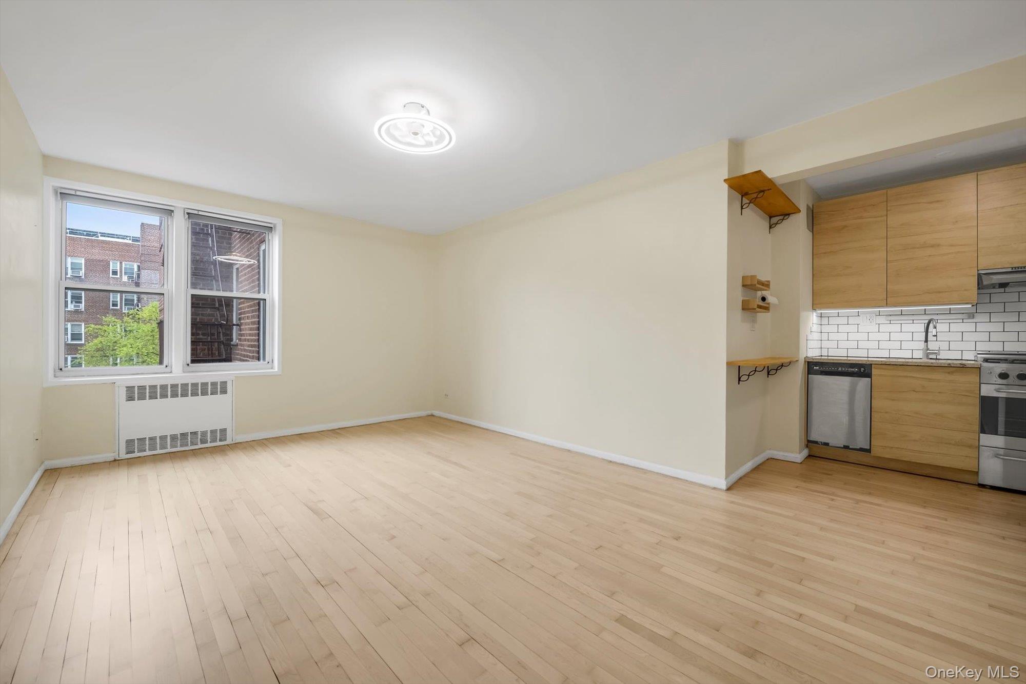 88-01 35th Avenue # 4H, Jackson Heights, NY 11372