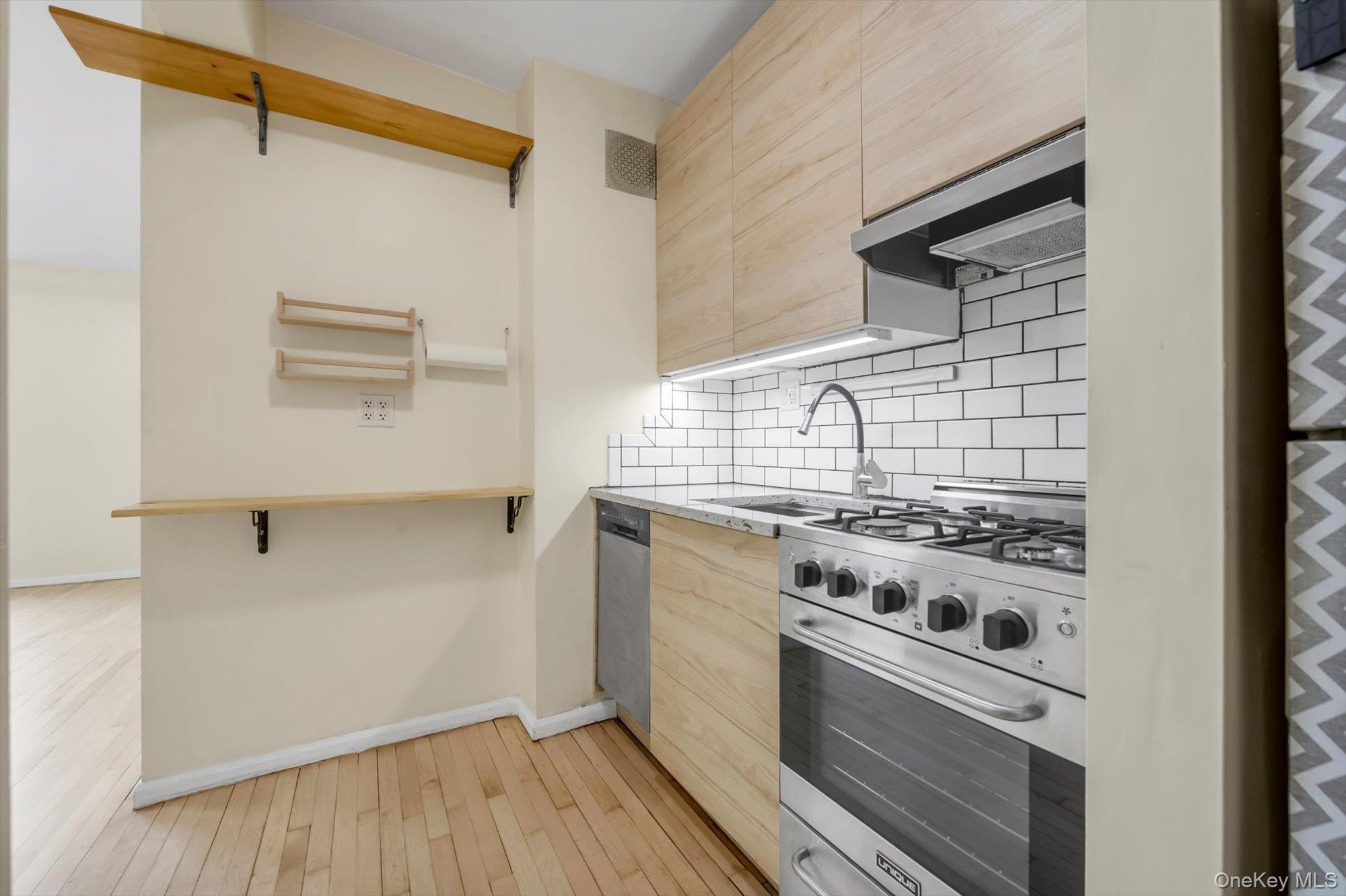 88-01 35th Avenue # 4H, Jackson Heights, NY 11372