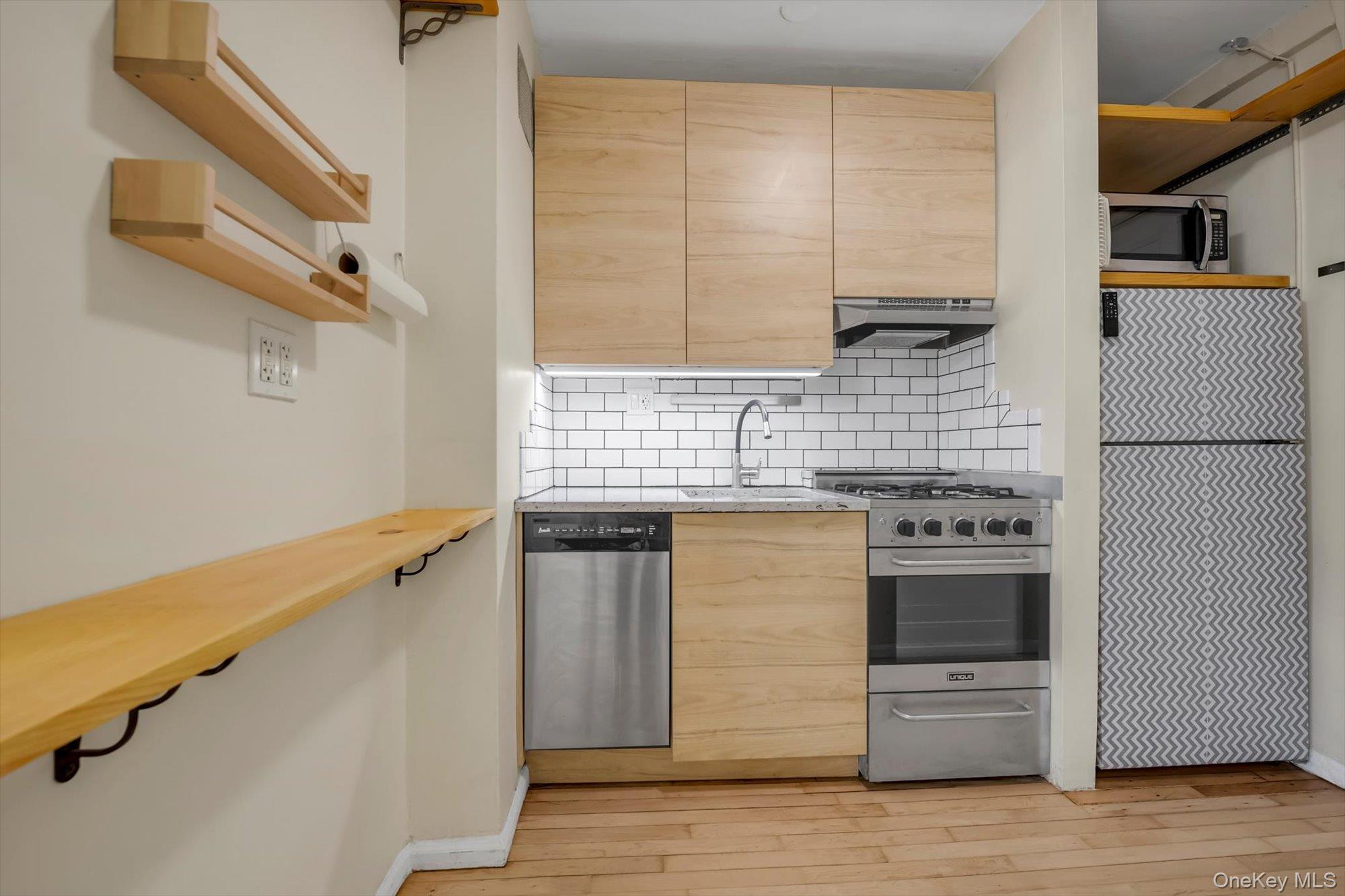 88-01 35th Avenue # 4H, Jackson Heights, NY 11372