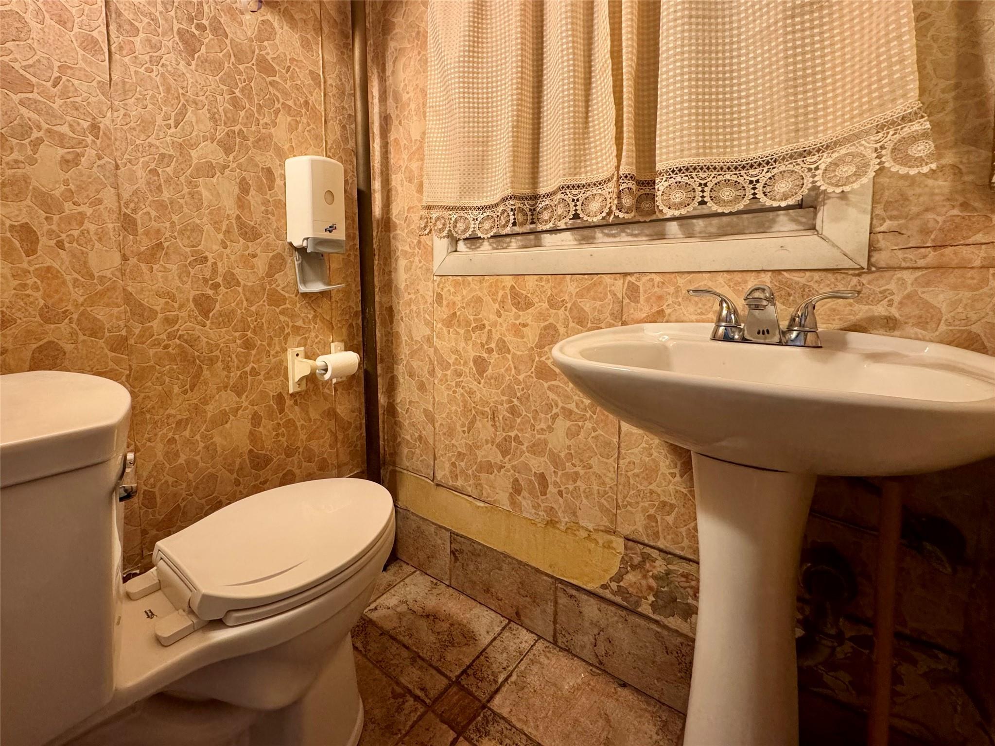 105-16 Metropolitan Avenue, Forest Hills, NY 11375