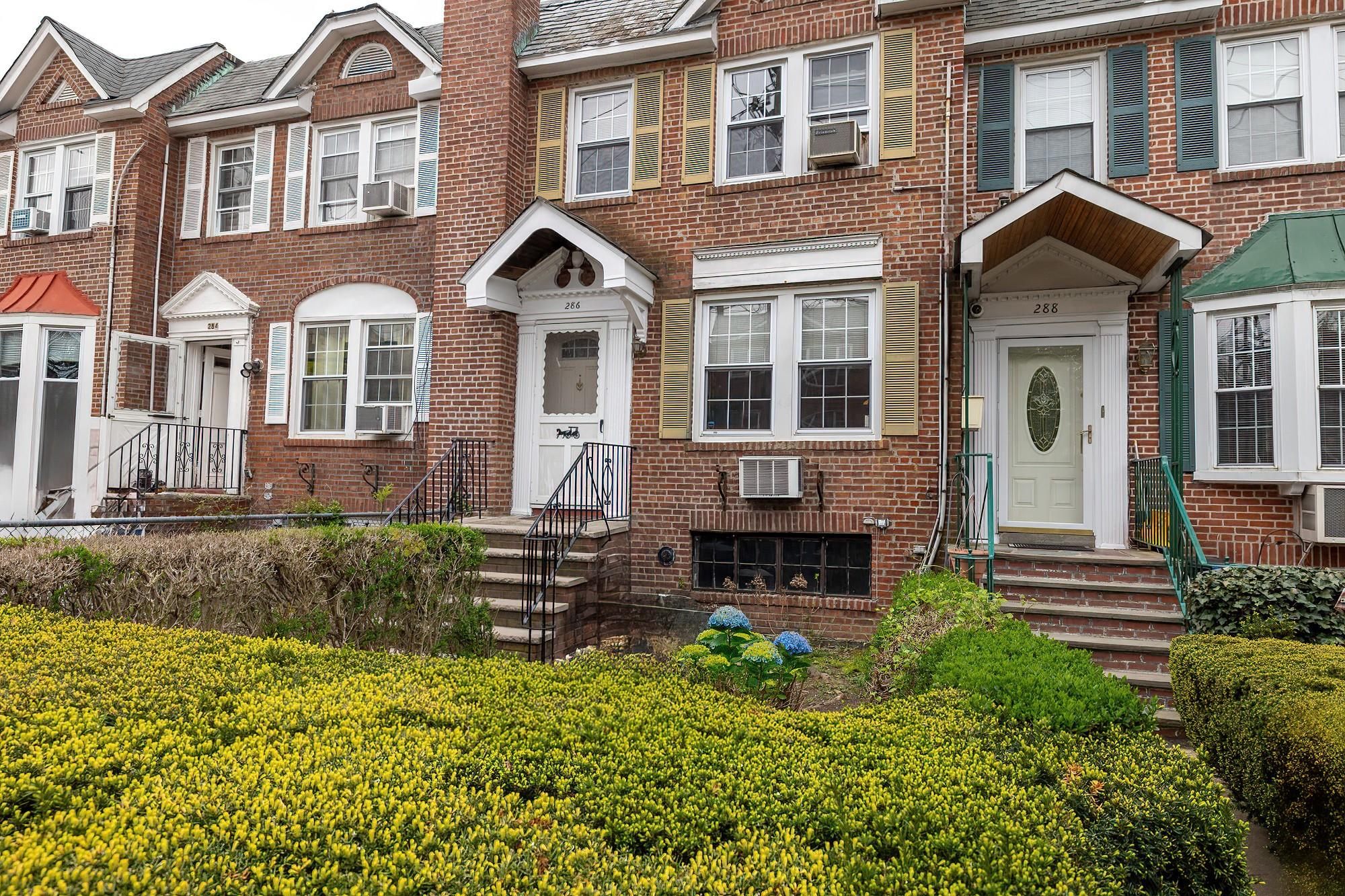 286 W 234th Street, Bronx, NY 10463