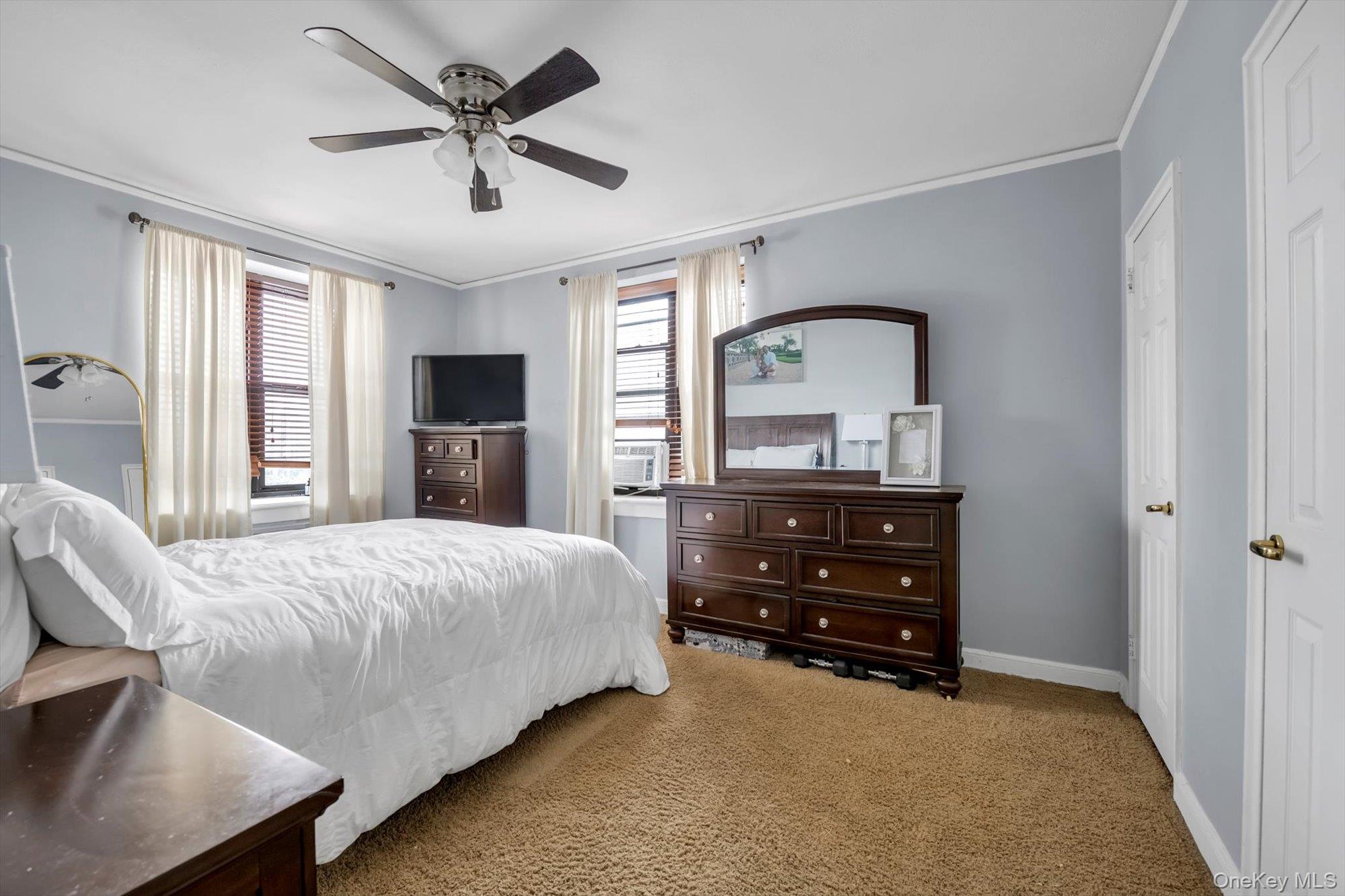 1 Town House Place # Apt 2E, Great Neck, NY 11021