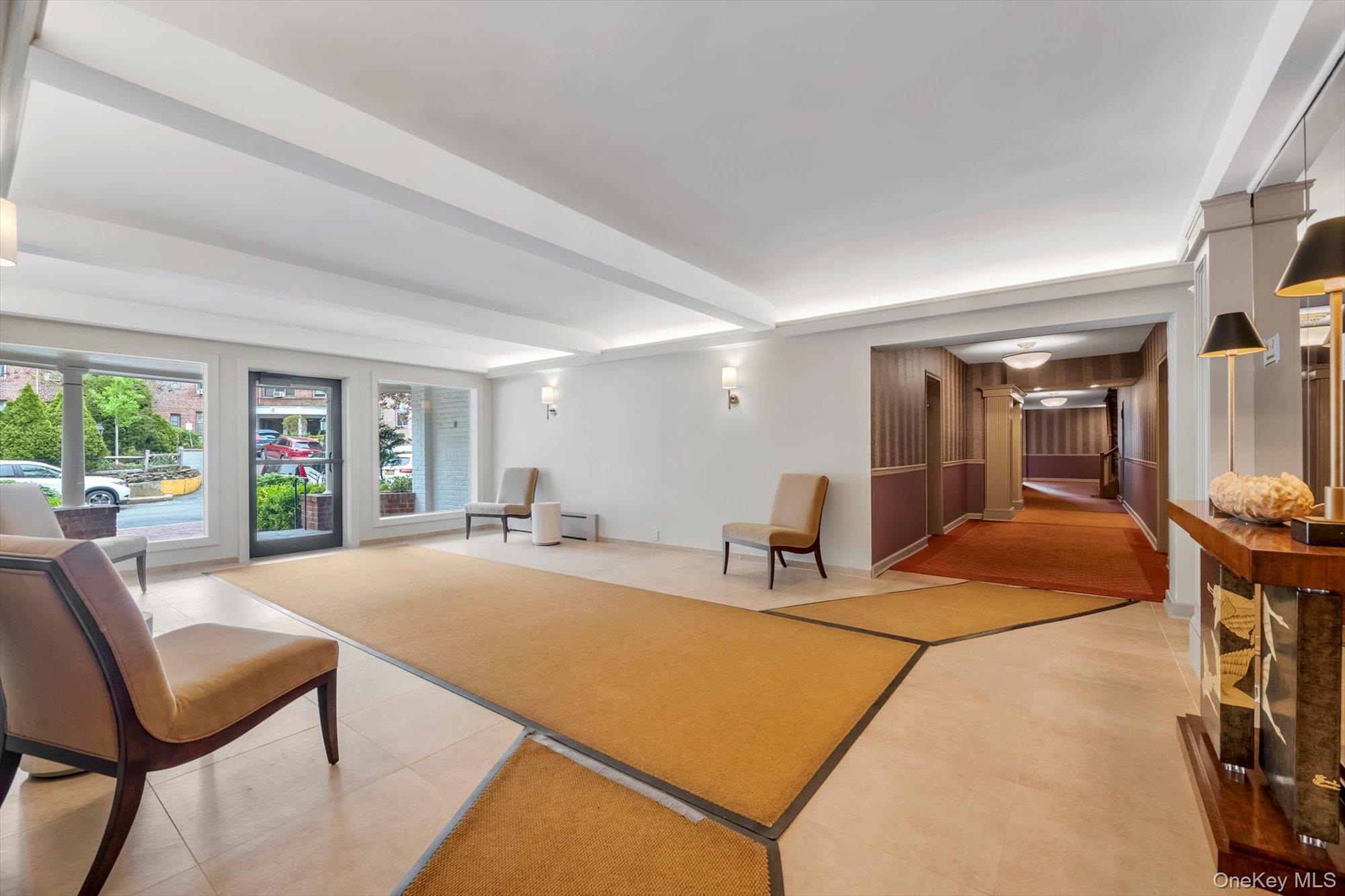 1 Town House Place # Apt 2E, Great Neck, NY 11021