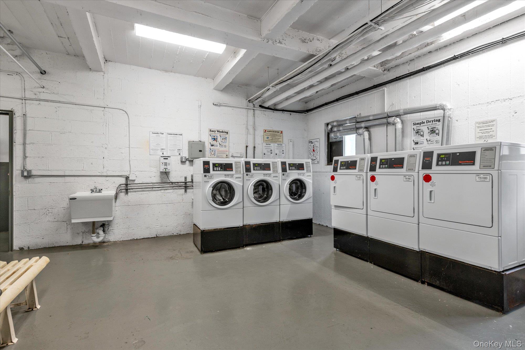 1 Town House Place # Apt 2E, Great Neck, NY 11021