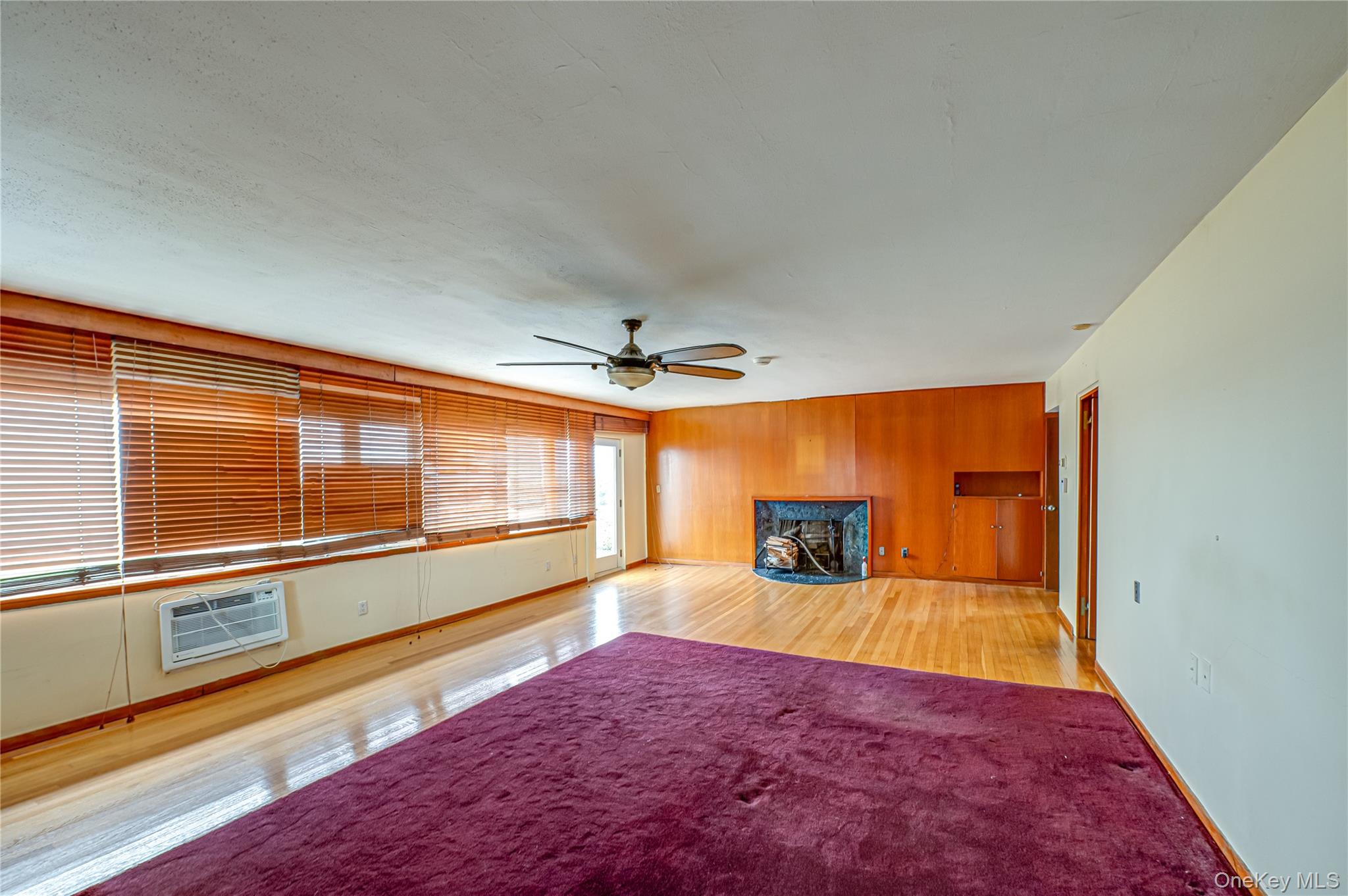 101 West Lane, Bay Shore, NY 11706