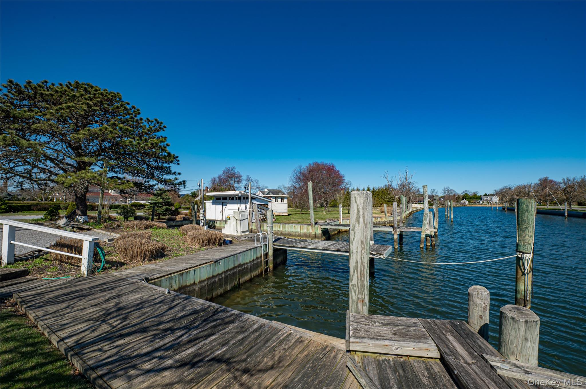 101 West Lane, Bay Shore, NY 11706