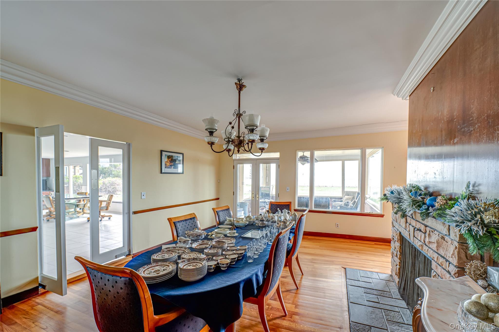 101 West Lane, Bay Shore, NY 11706