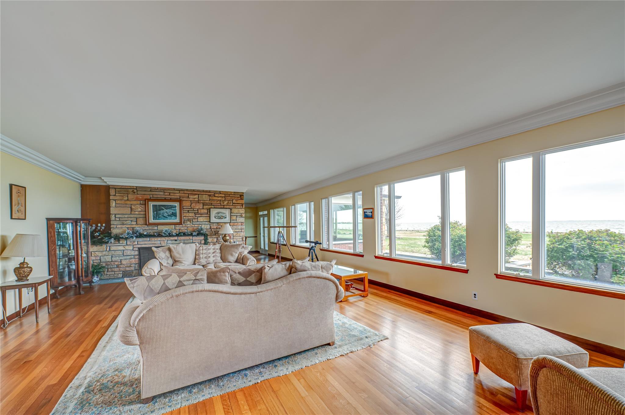 101 West Lane, Bay Shore, NY 11706