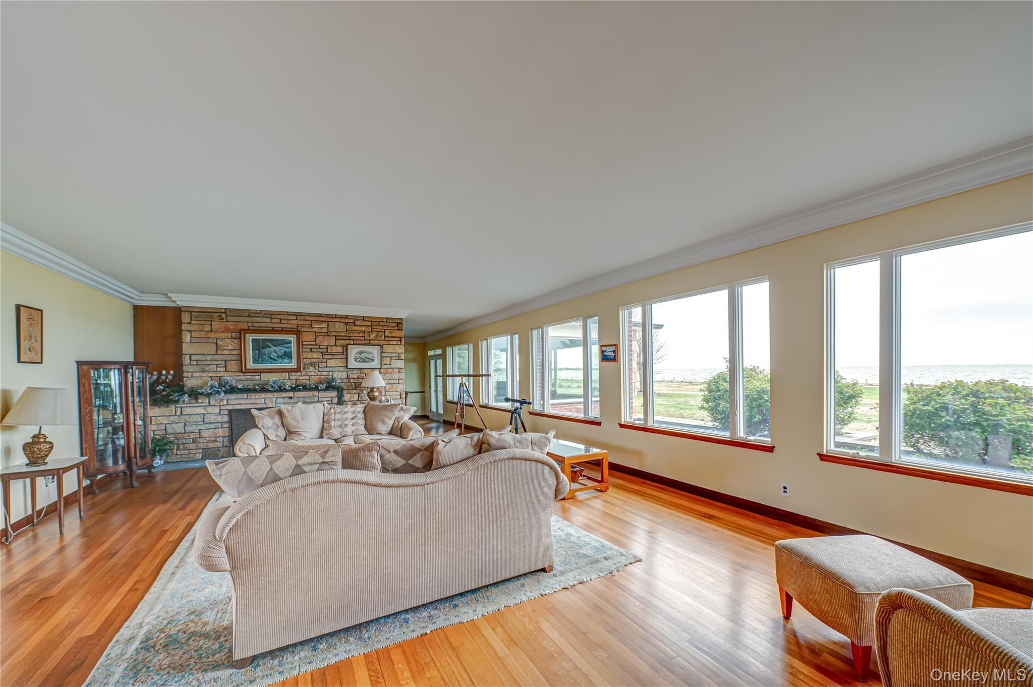 101 West Lane, Bay Shore, NY 11706