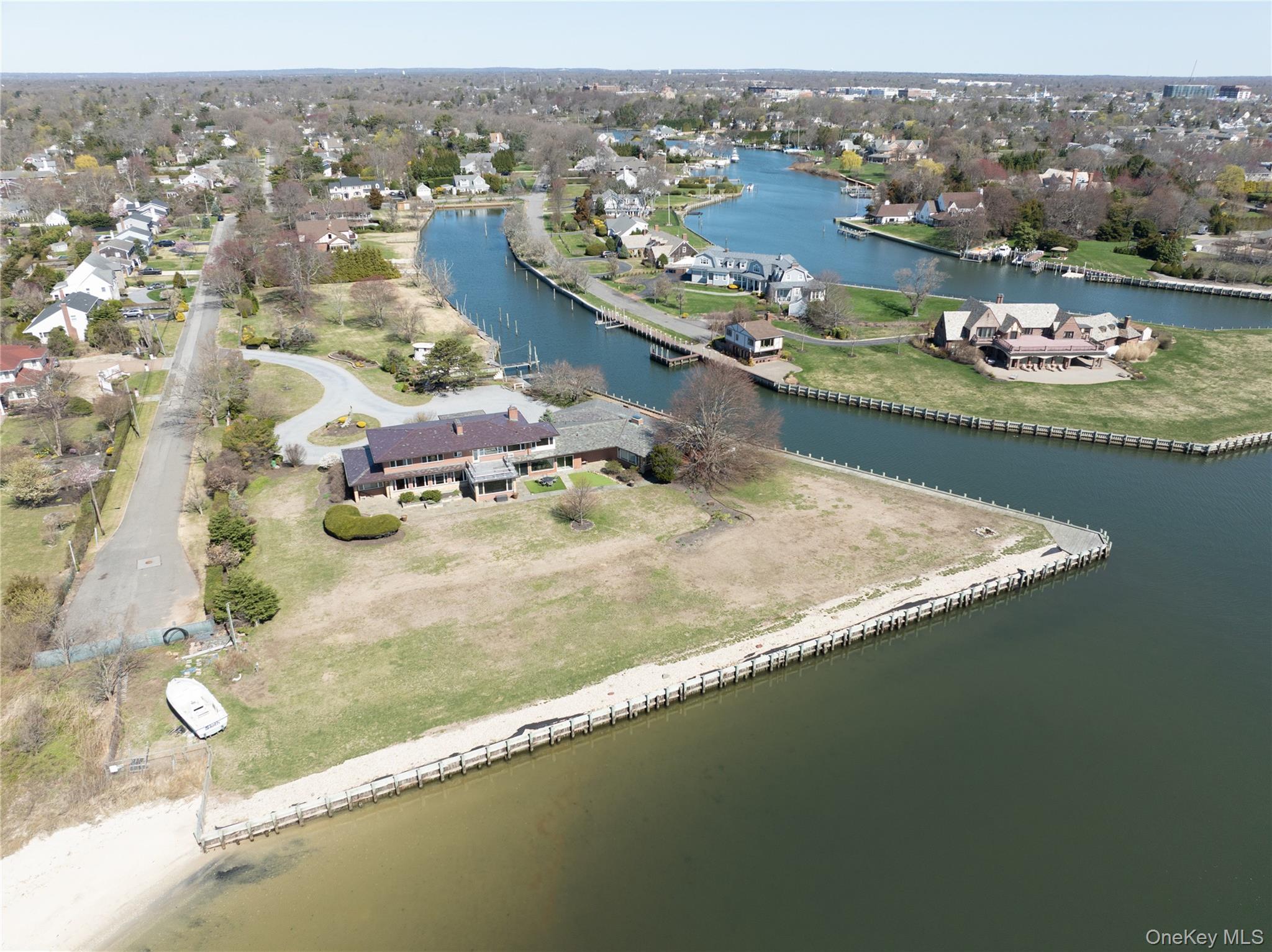 101 West Lane, Bay Shore, NY 11706