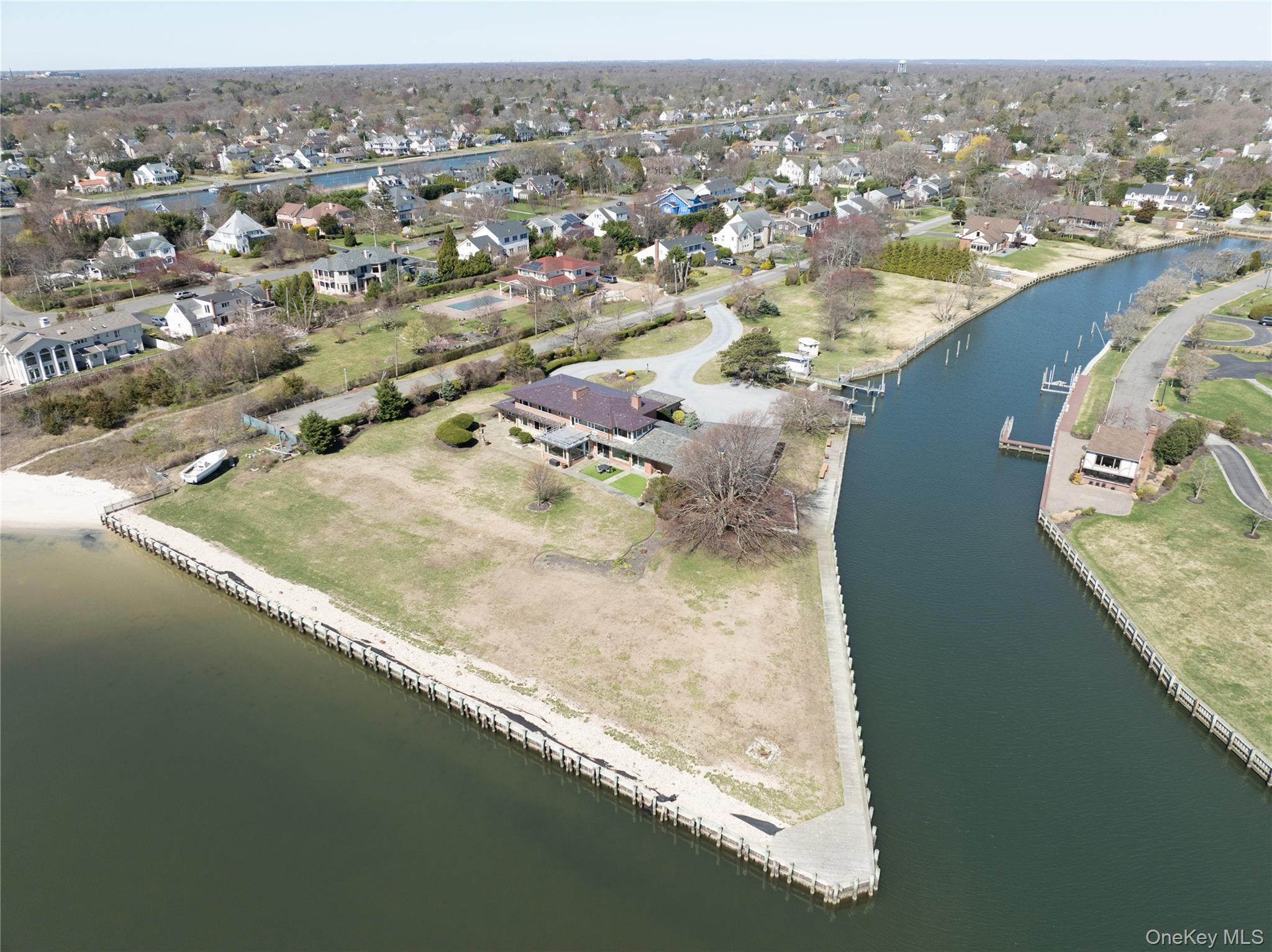 101 West Lane, Bay Shore, NY 11706