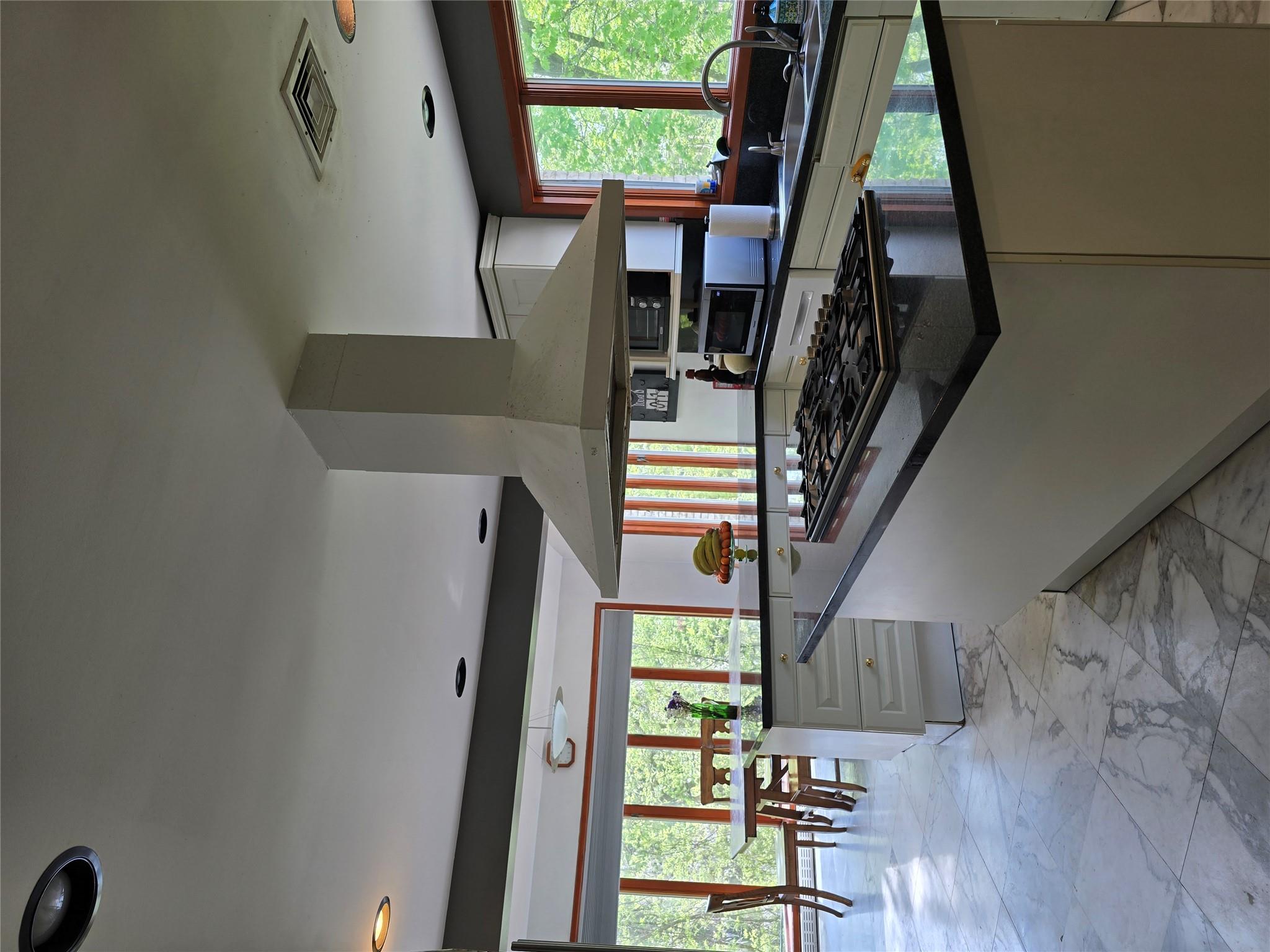 22 Lake Road, Lake Success, NY 11020