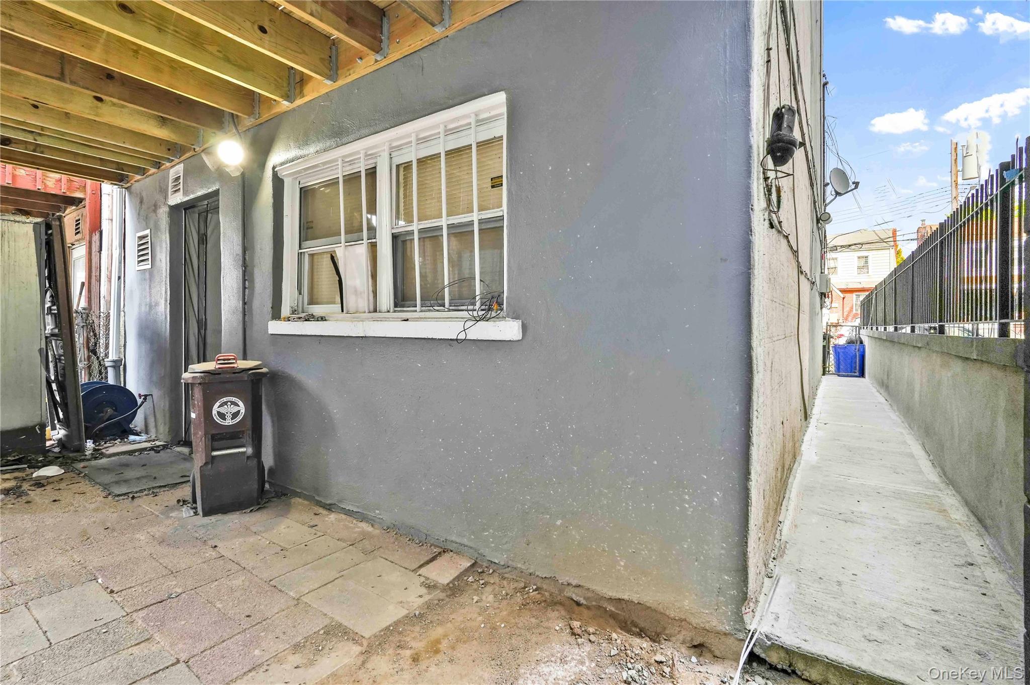 2723 Colden Avenue, Bronx, NY 10469