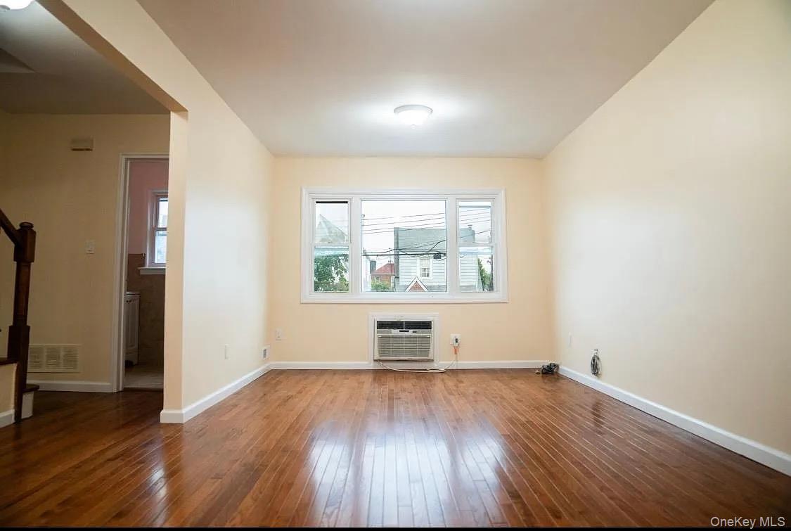 2723 Colden Avenue, Bronx, NY 10469