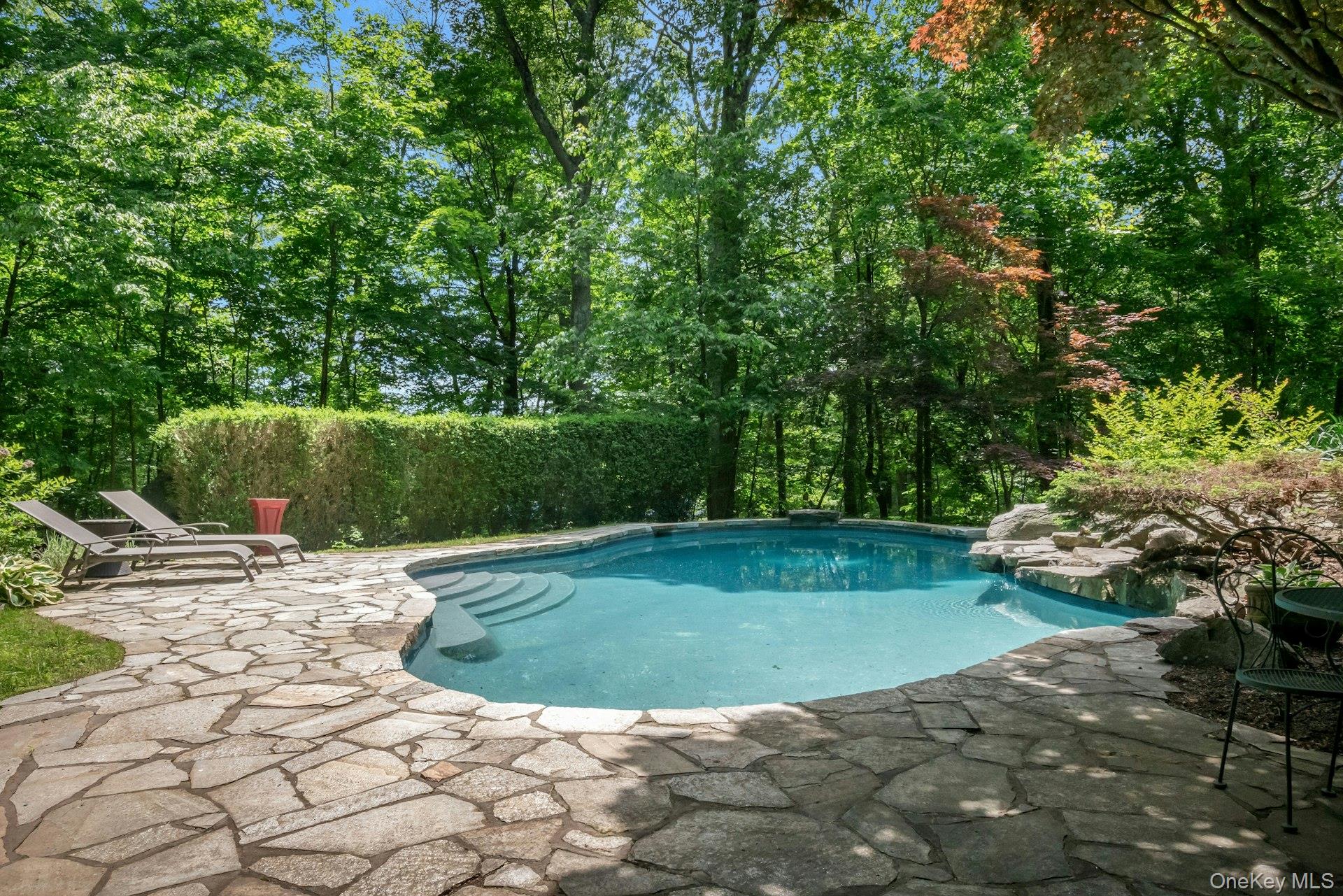 12 Woodland Court S, Bedford, NY 10506