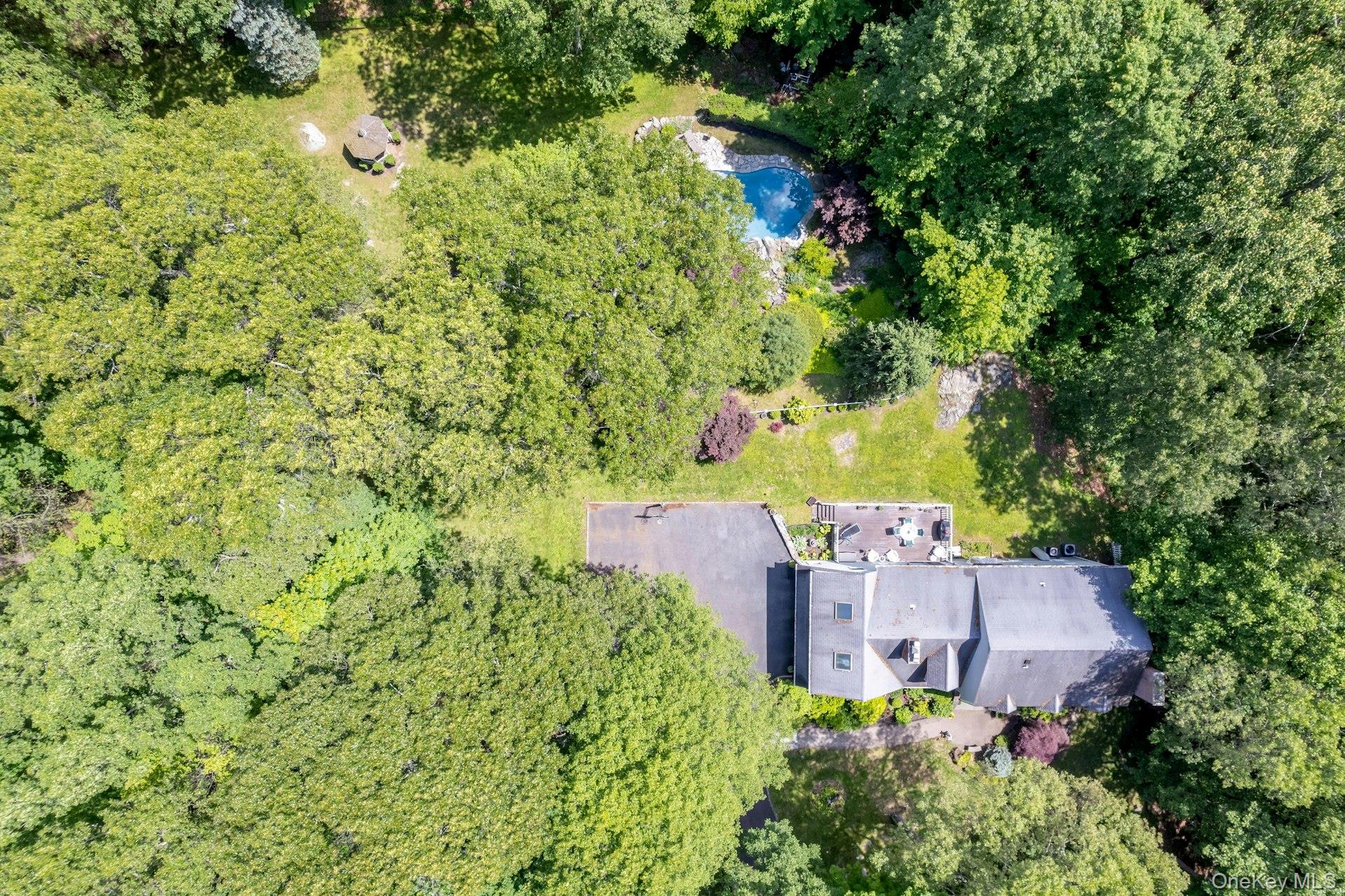 12 Woodland Court S, Bedford, NY 10506