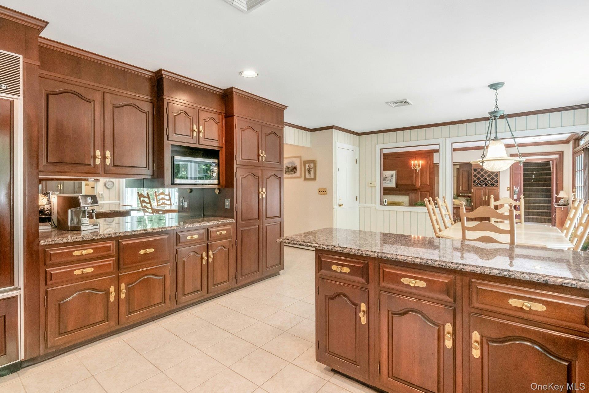 12 Woodland Court S, Bedford, NY 10506