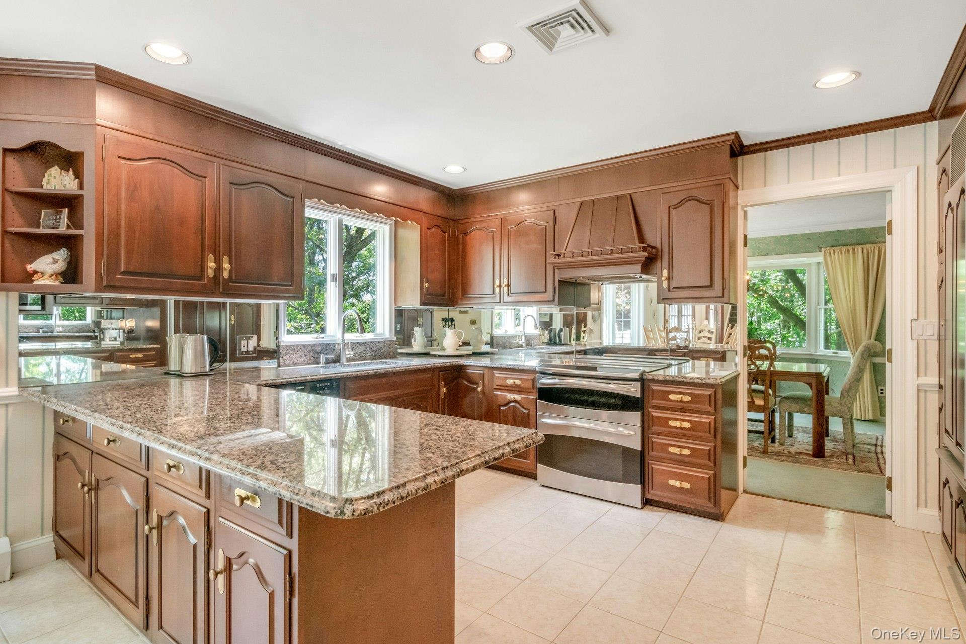 12 Woodland Court S, Bedford, NY 10506