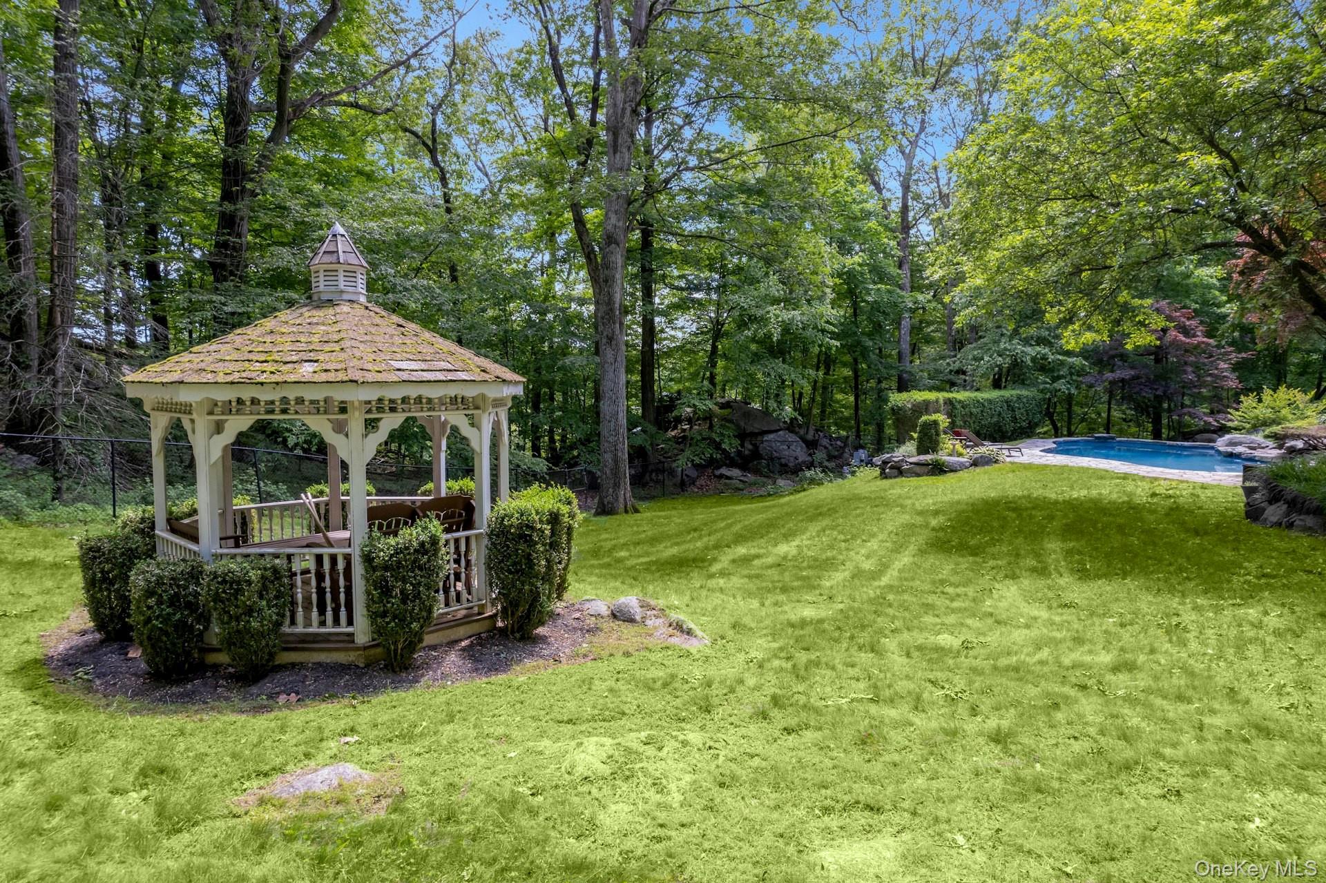 12 Woodland Court S, Bedford, NY 10506